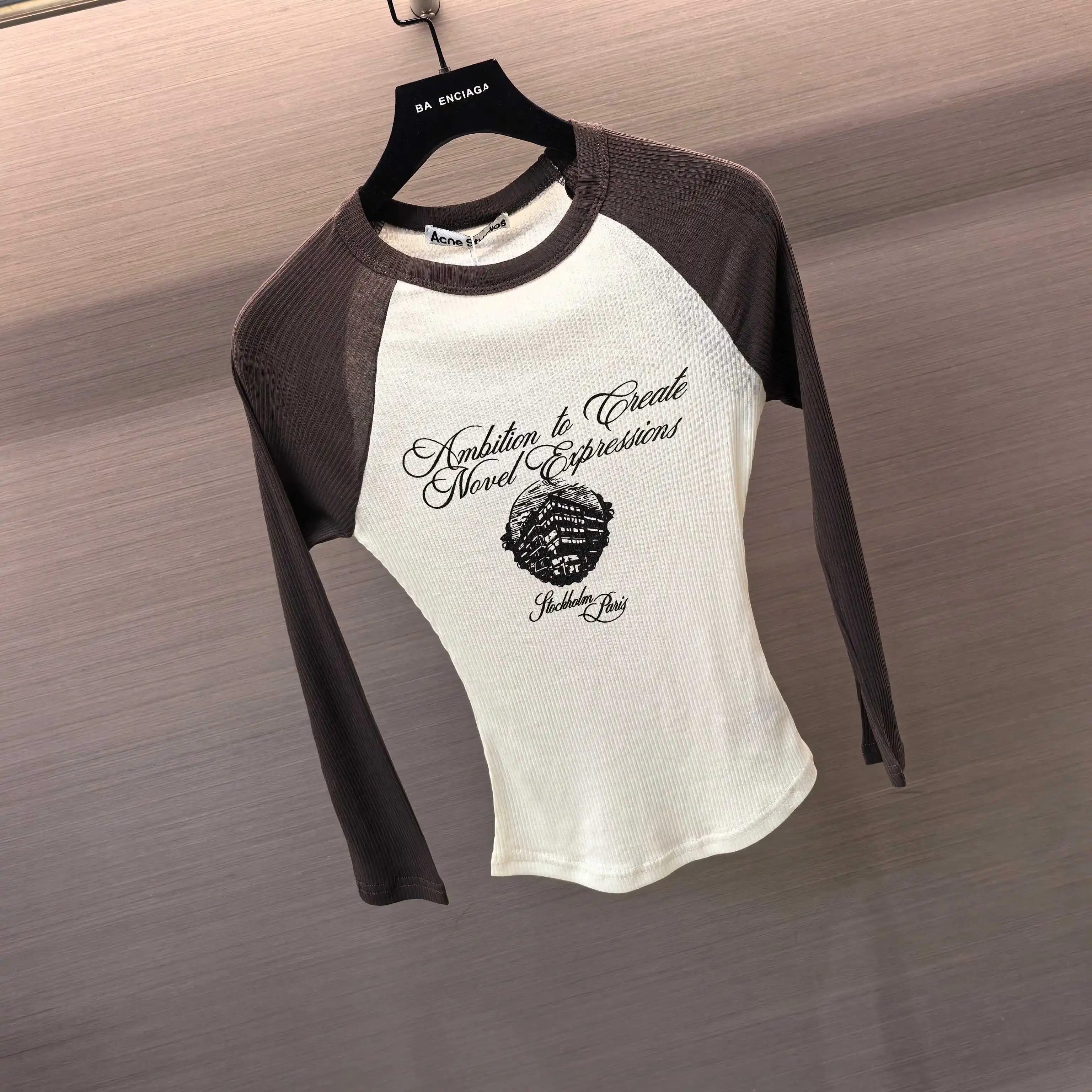 Acne Studios Raglan Sleeve Graphic T-Shirt D13522429 — view 4