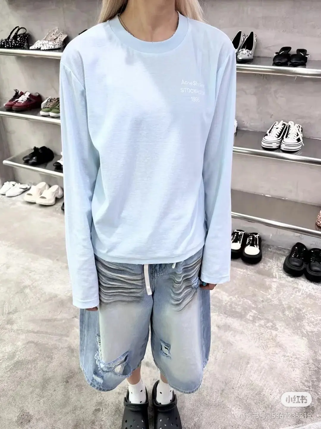 Logo Print Long-Sleeve T-Shirt D13522501 — view 9