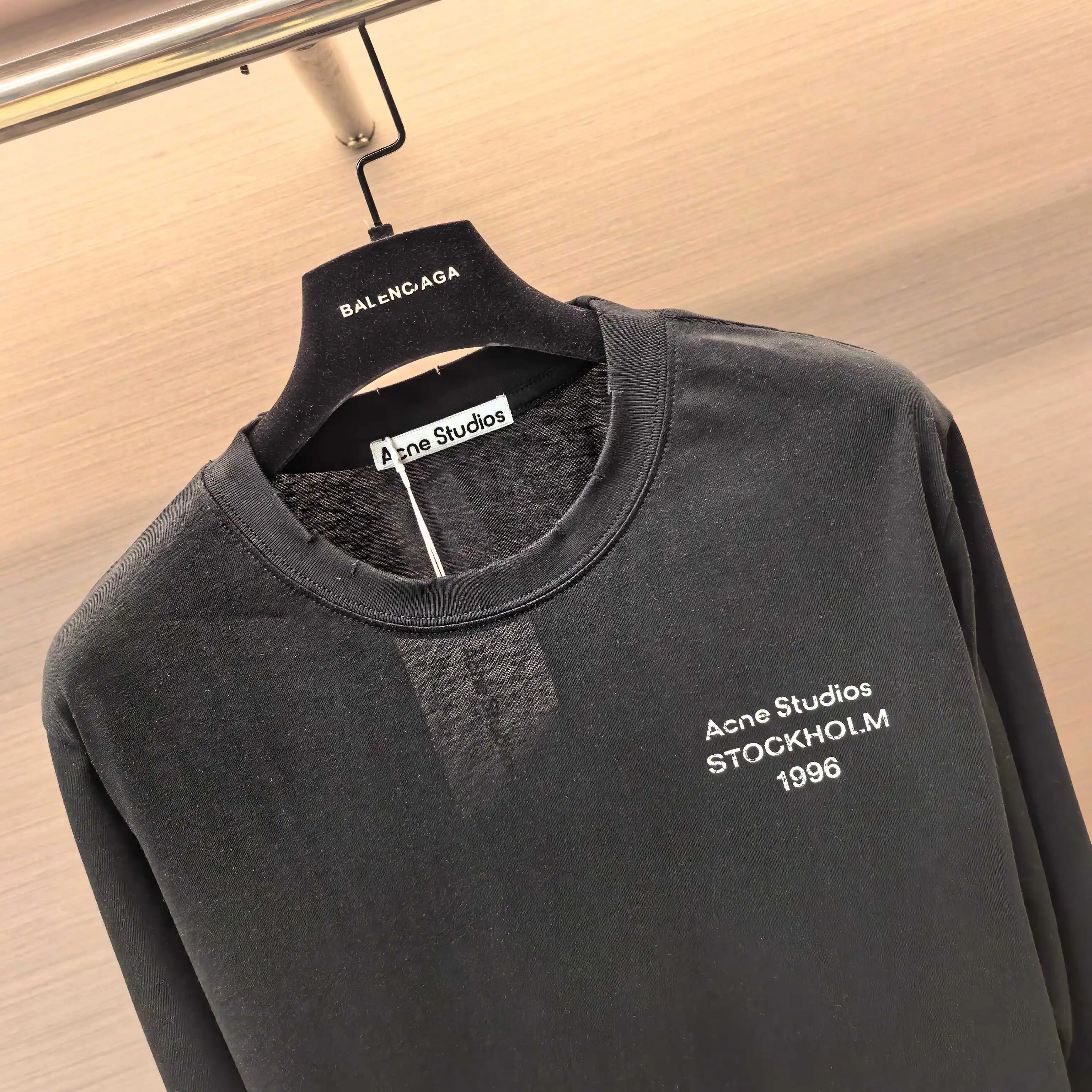 Logo Print Long-Sleeve T-Shirt D13522500 — view 4