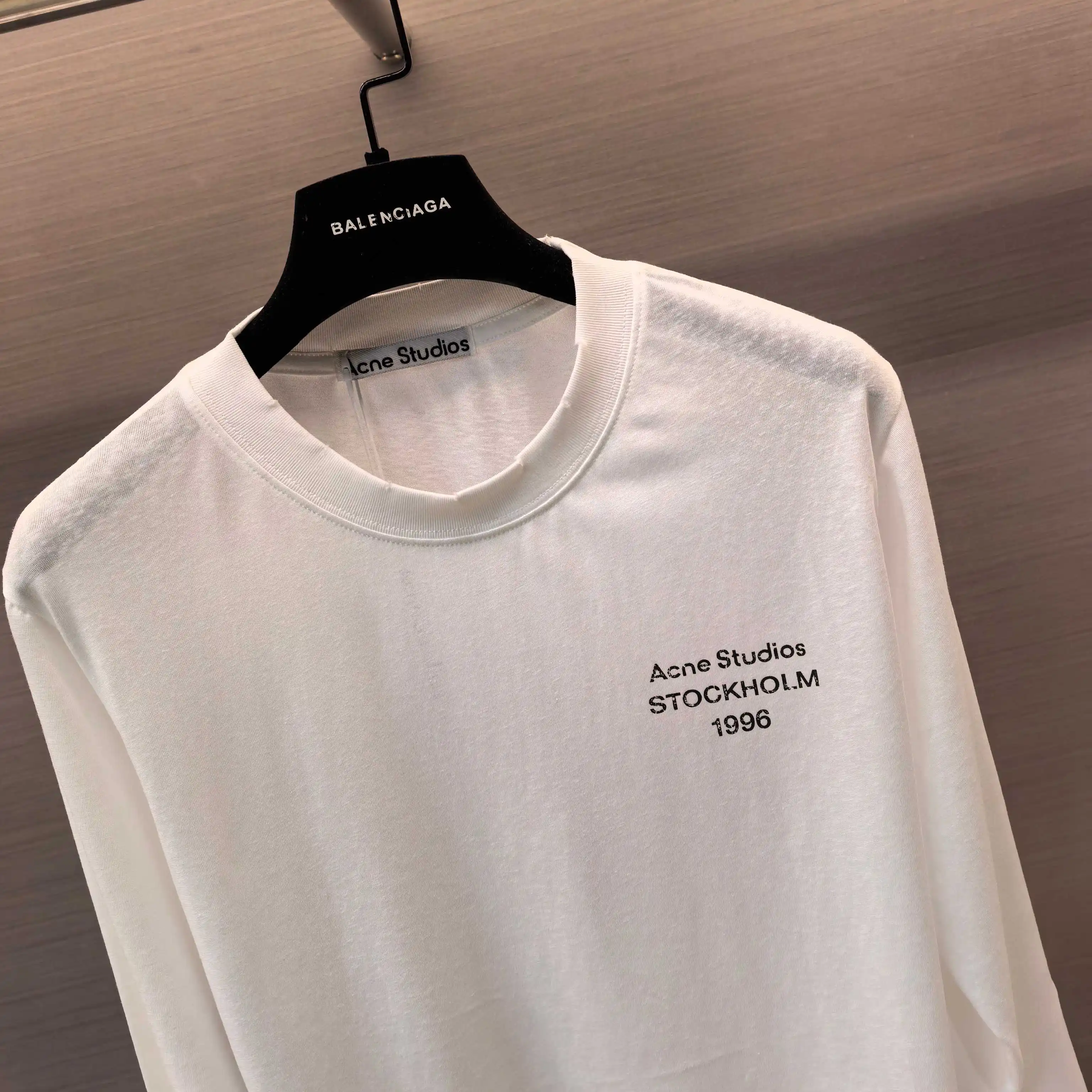 Logo Print Long-Sleeve T-Shirt D13522502 — view 4