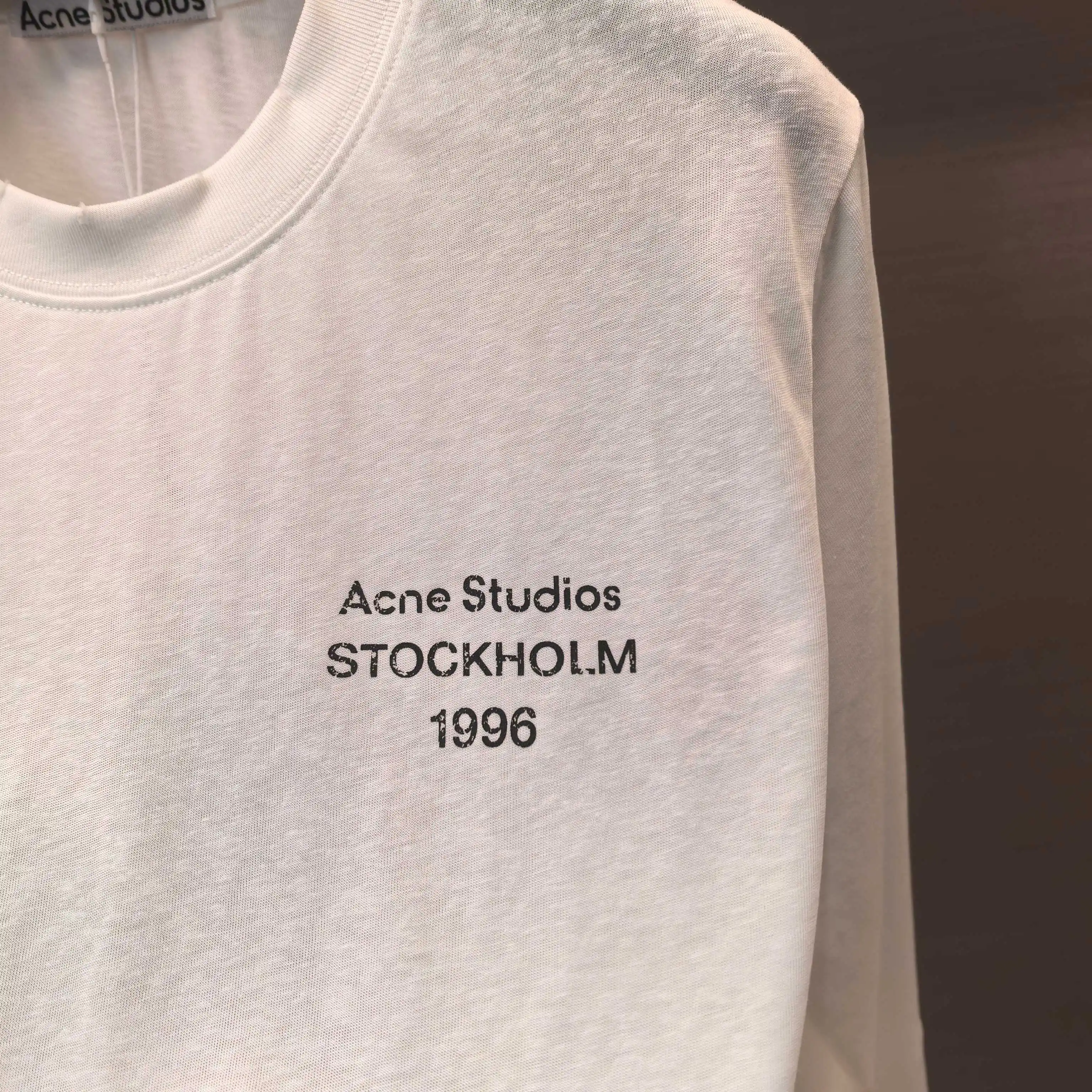 Logo Print Long-Sleeve T-Shirt D13522502 — view 5