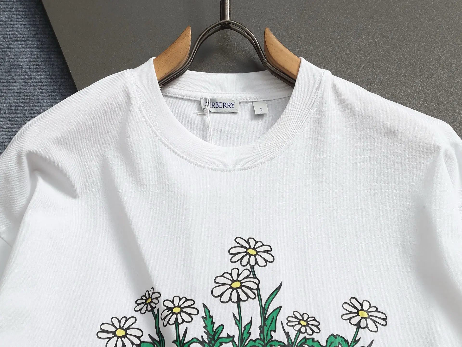 Floral Logo Graphic T-Shirt D13513287 — view 3