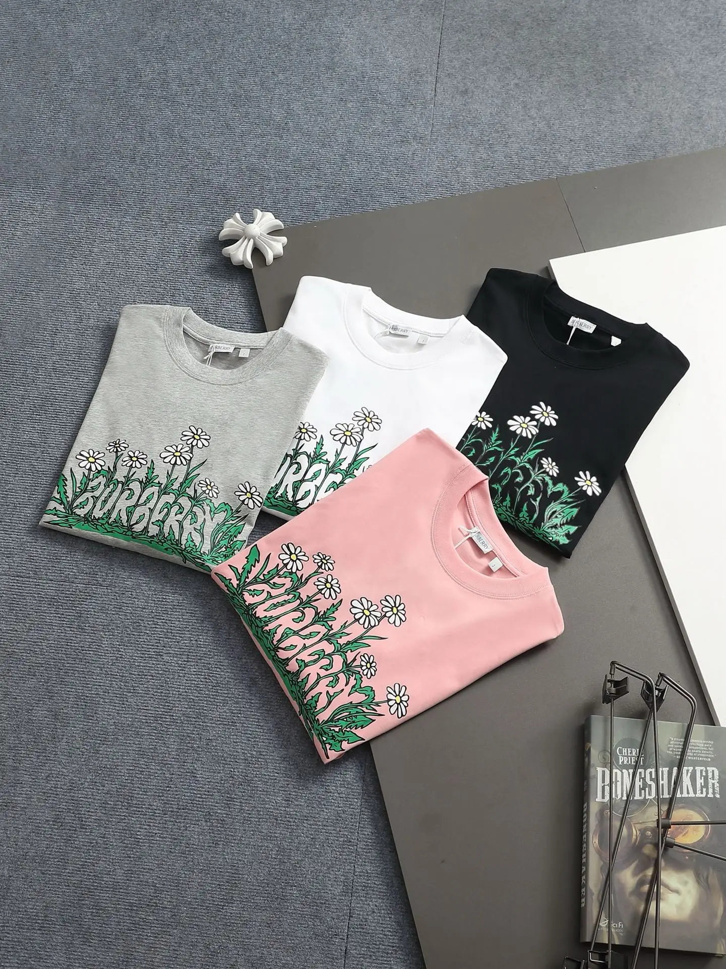 Floral Logo Graphic T-Shirt D13513287 — view 11