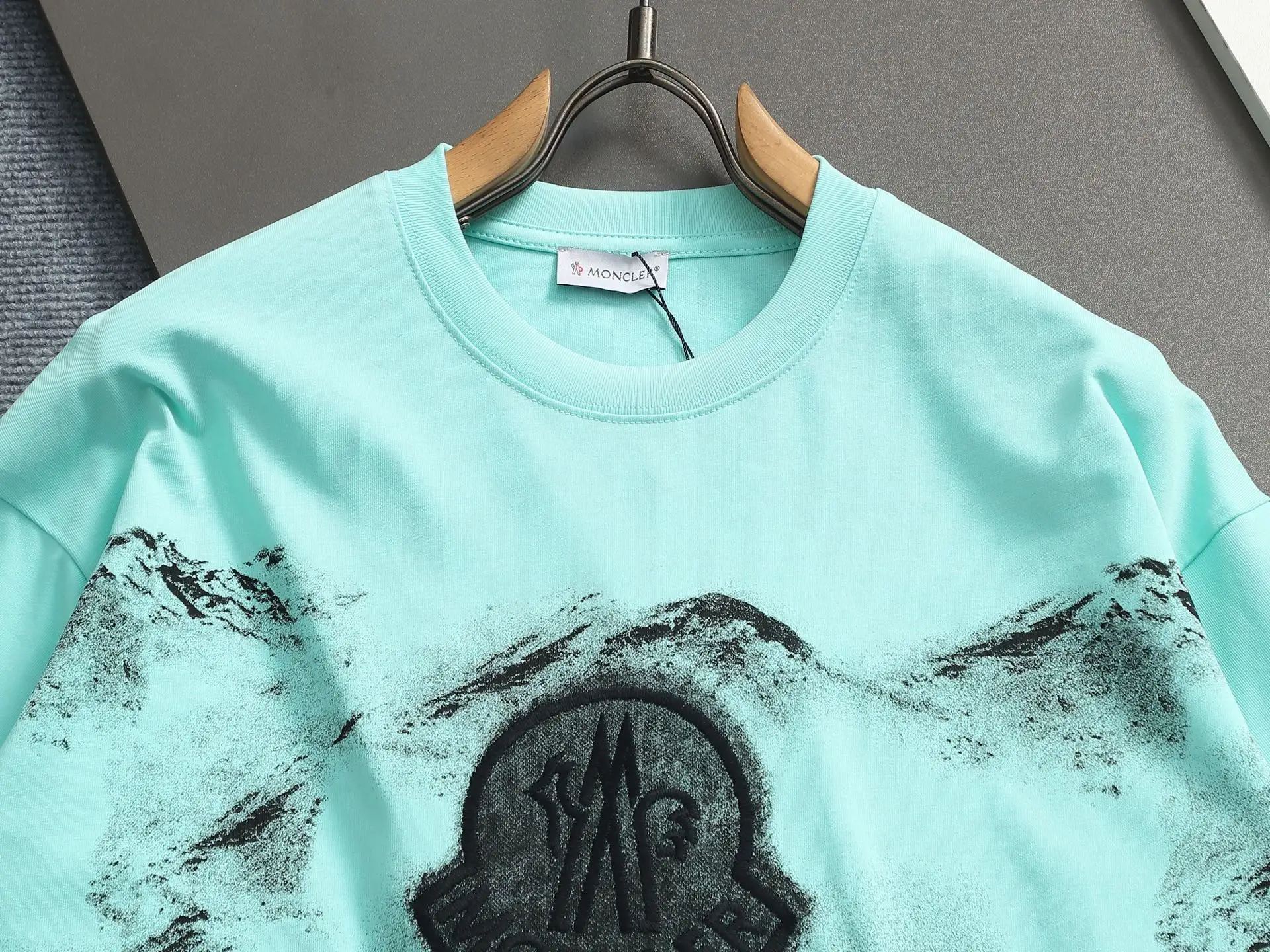 Logo Embroidered Mountain Print T-Shirt D13513273 — view 3