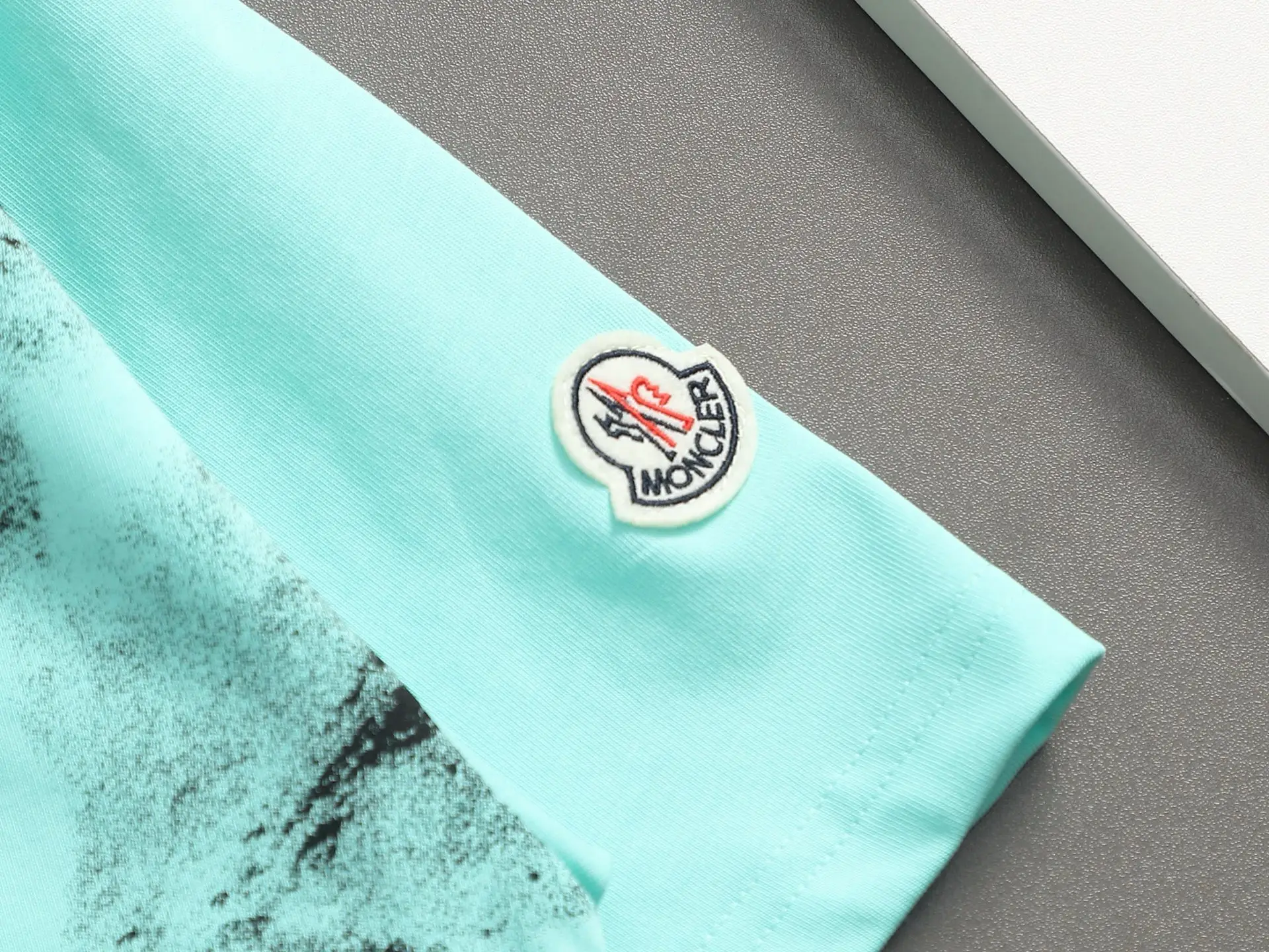 Logo Embroidered Mountain Print T-Shirt D13513273 — view 6