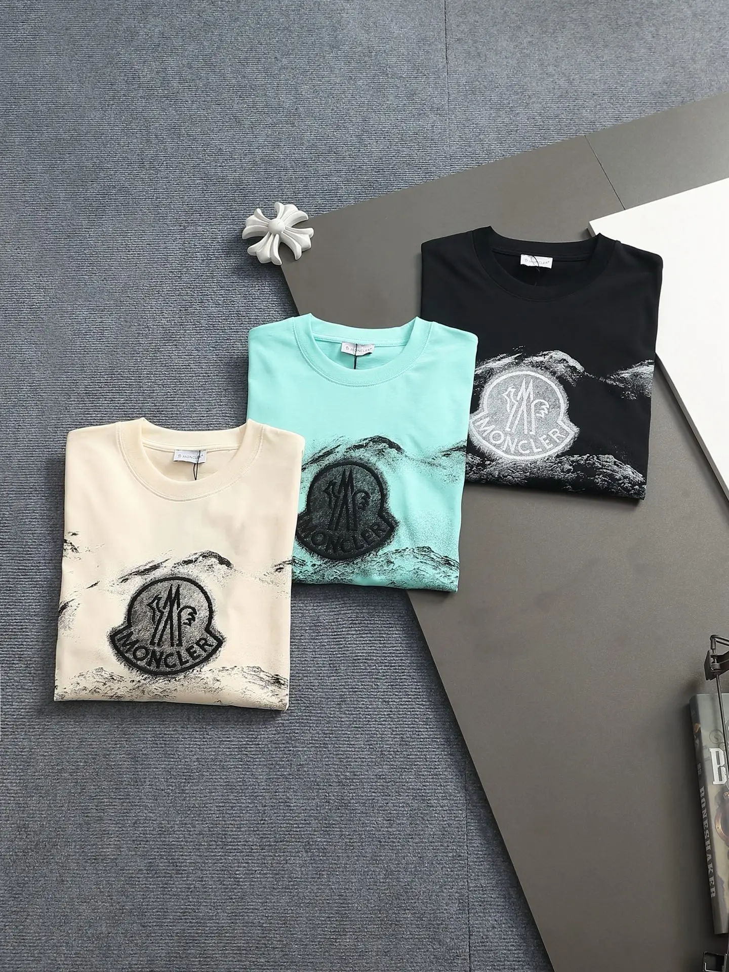 Logo Embroidered Mountain Print T-Shirt D13513273 — view 12