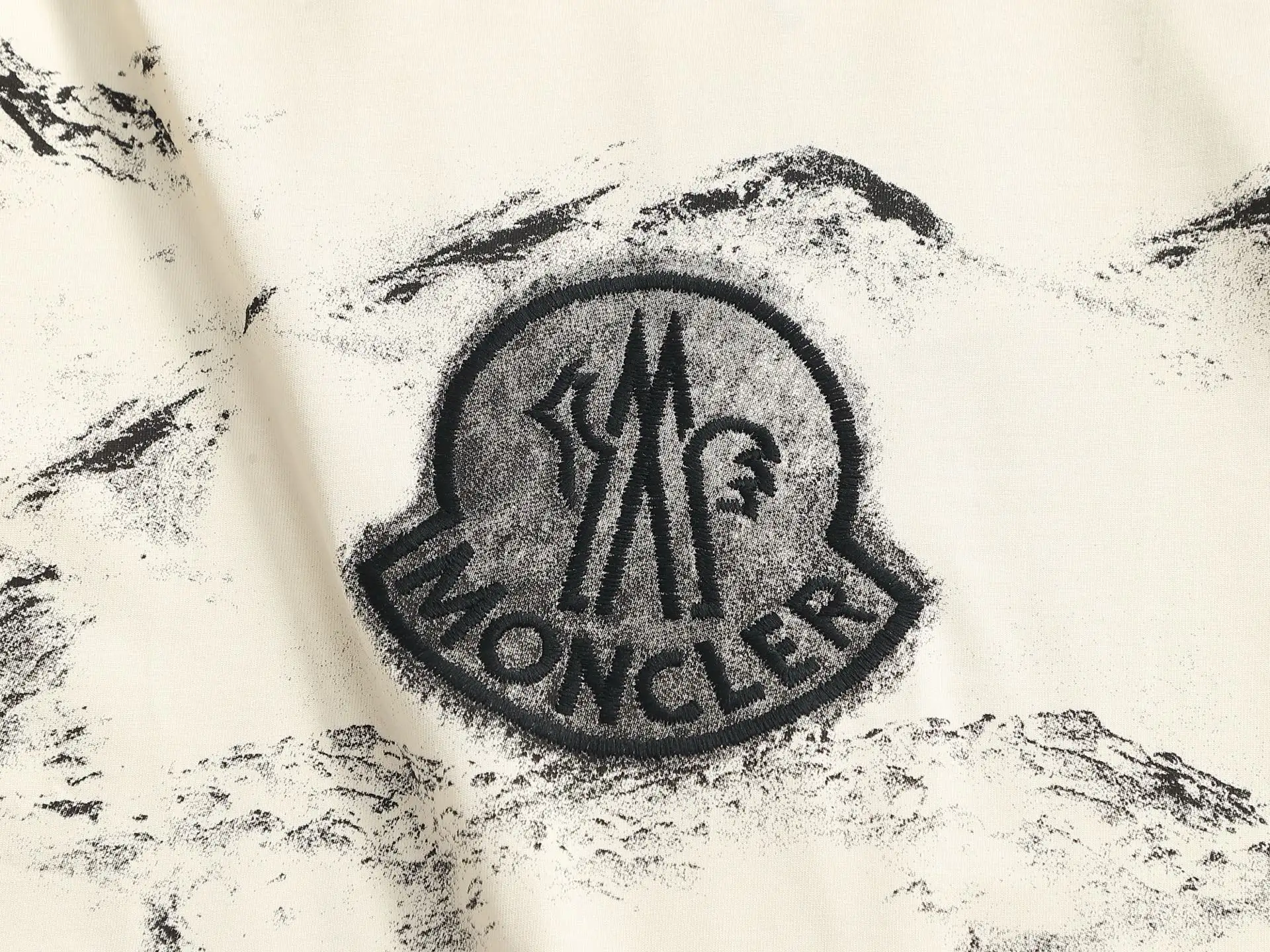 Logo Embroidered Mountain Print T-Shirt D13513274 — view 4