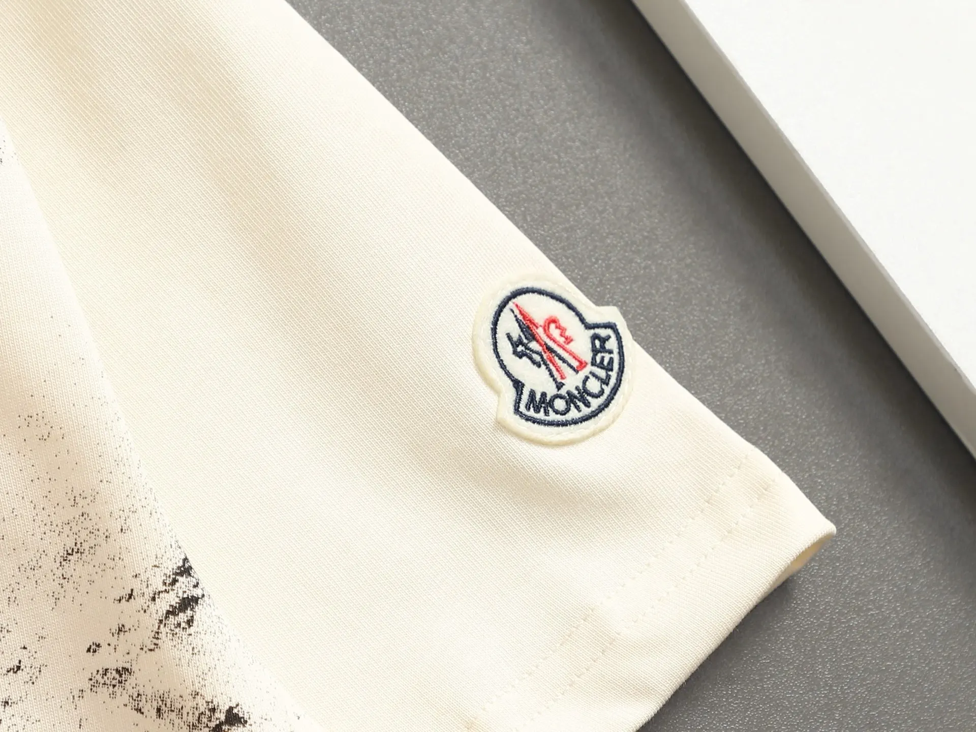 Logo Embroidered Mountain Print T-Shirt D13513274 — view 6