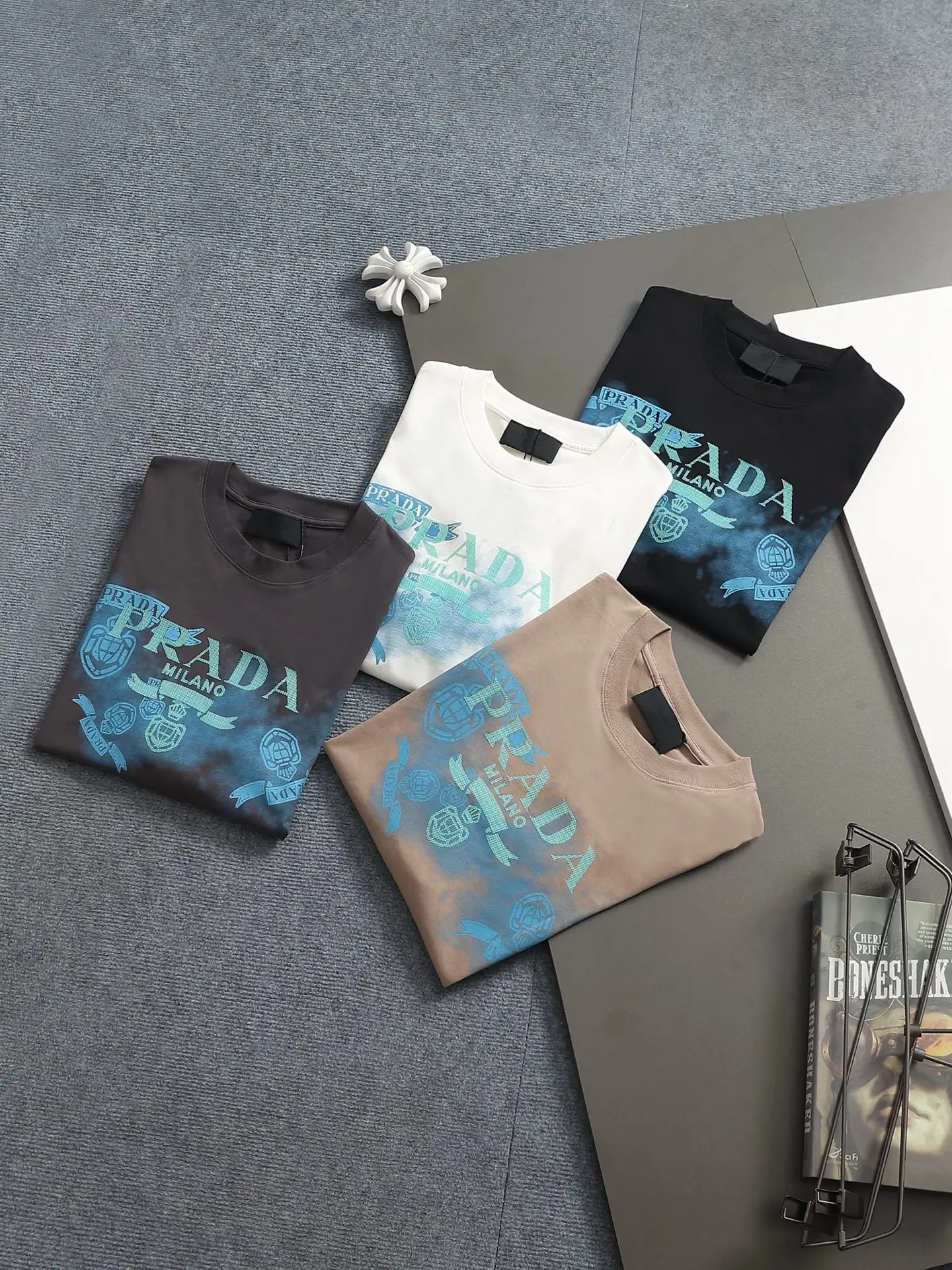 Logo Graphic Print Cotton T-Shirt D13513281 — view 11