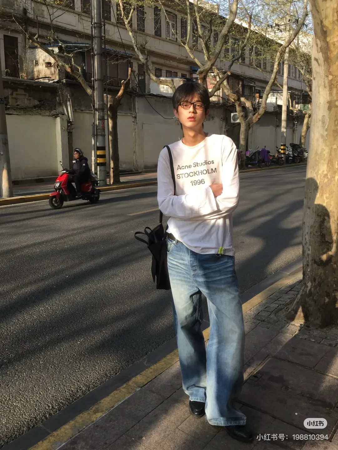1996 Logo Distressed Long-Sleeve T-Shirt D14022536 — view 3