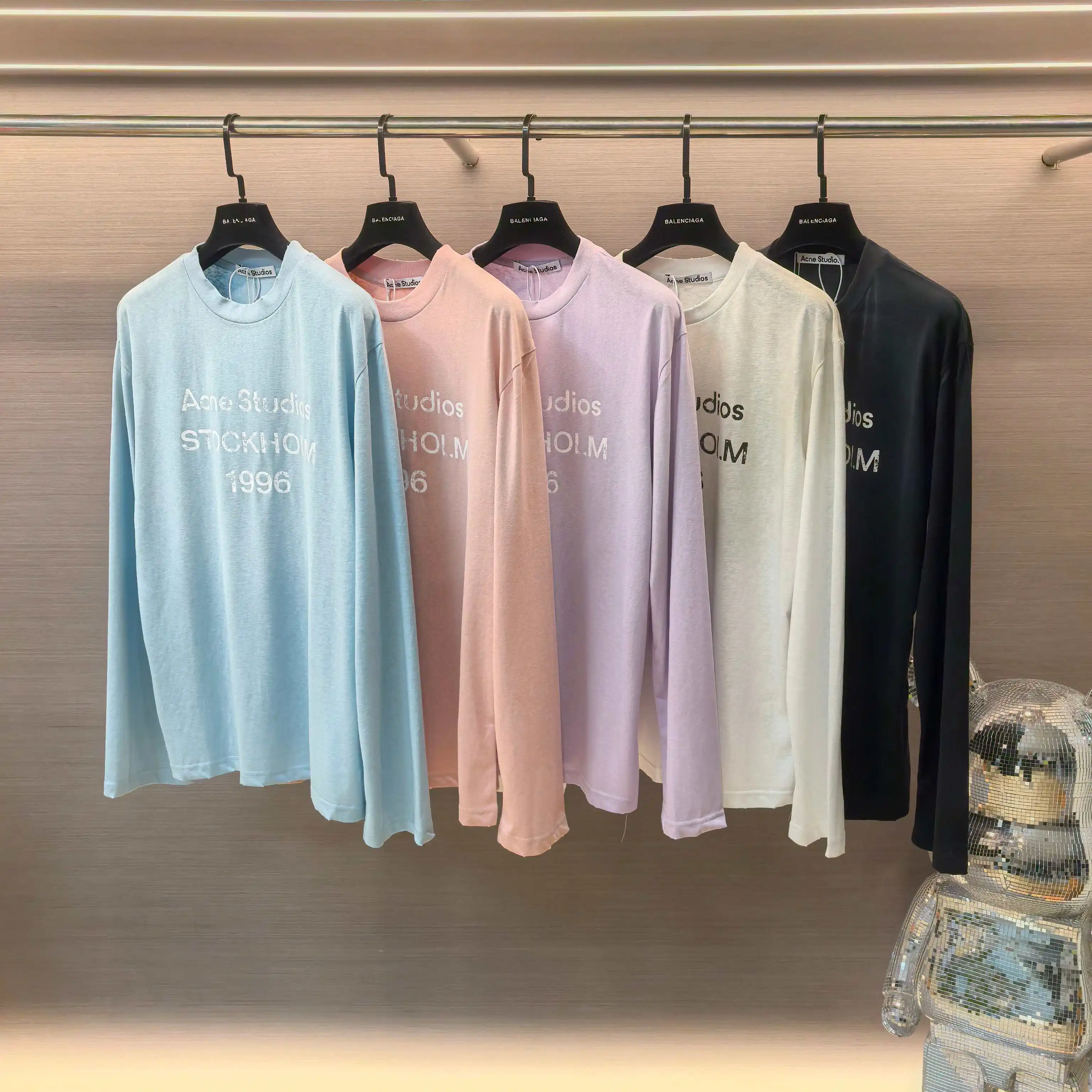 1996 Logo Distressed Long-Sleeve T-Shirt D14022534