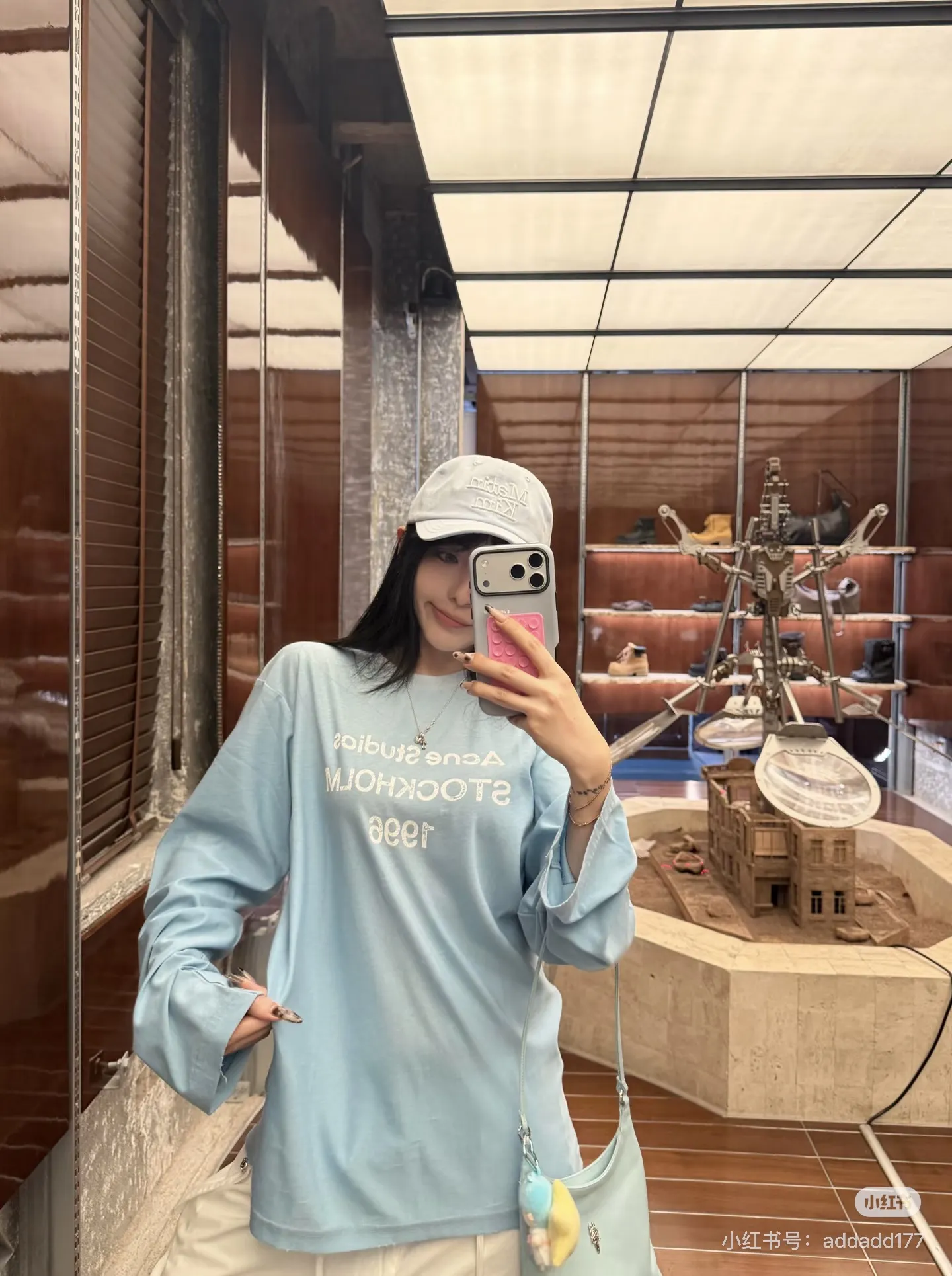 1996 Logo Distressed Long-Sleeve T-Shirt D14022532 — view 7