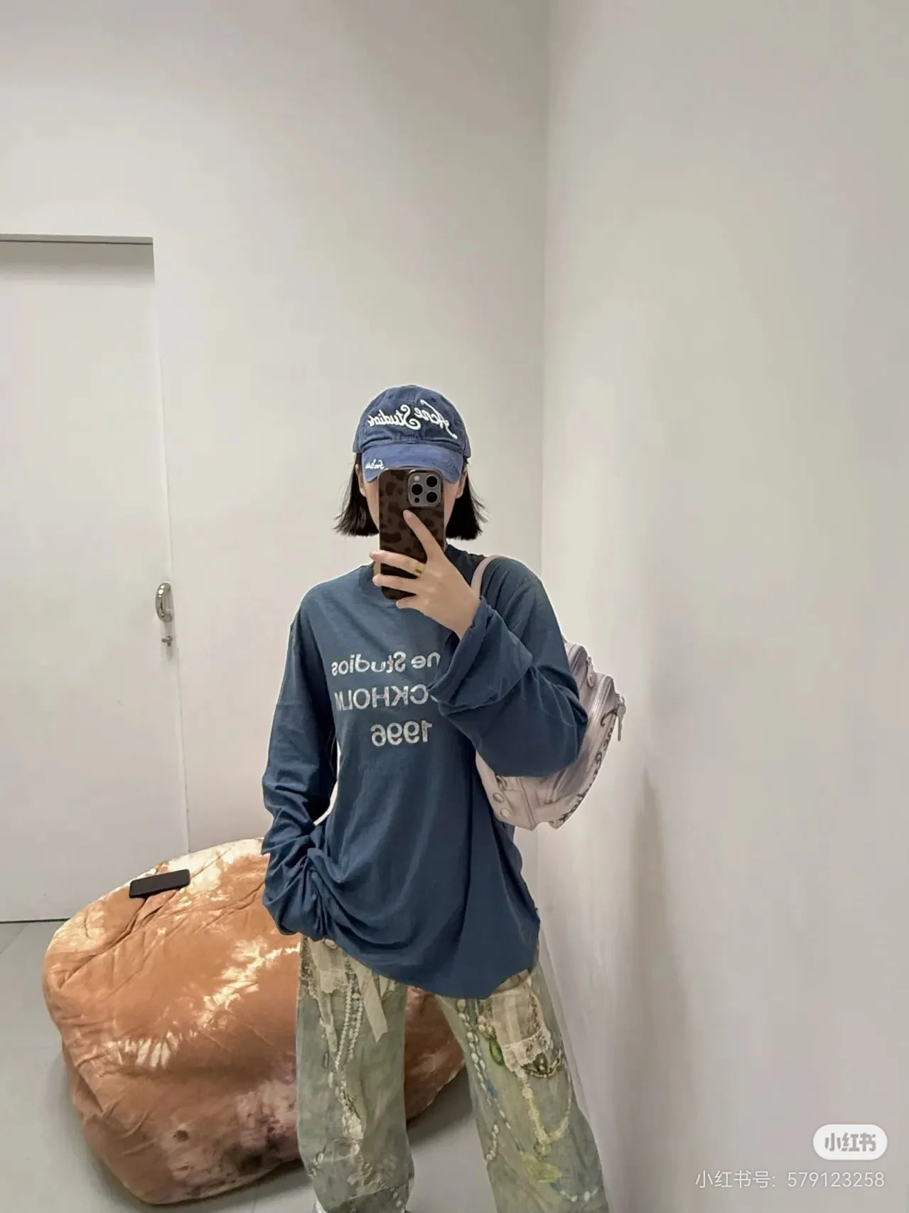 1996 Logo Distressed Long-Sleeve T-Shirt D14022523 — view 7
