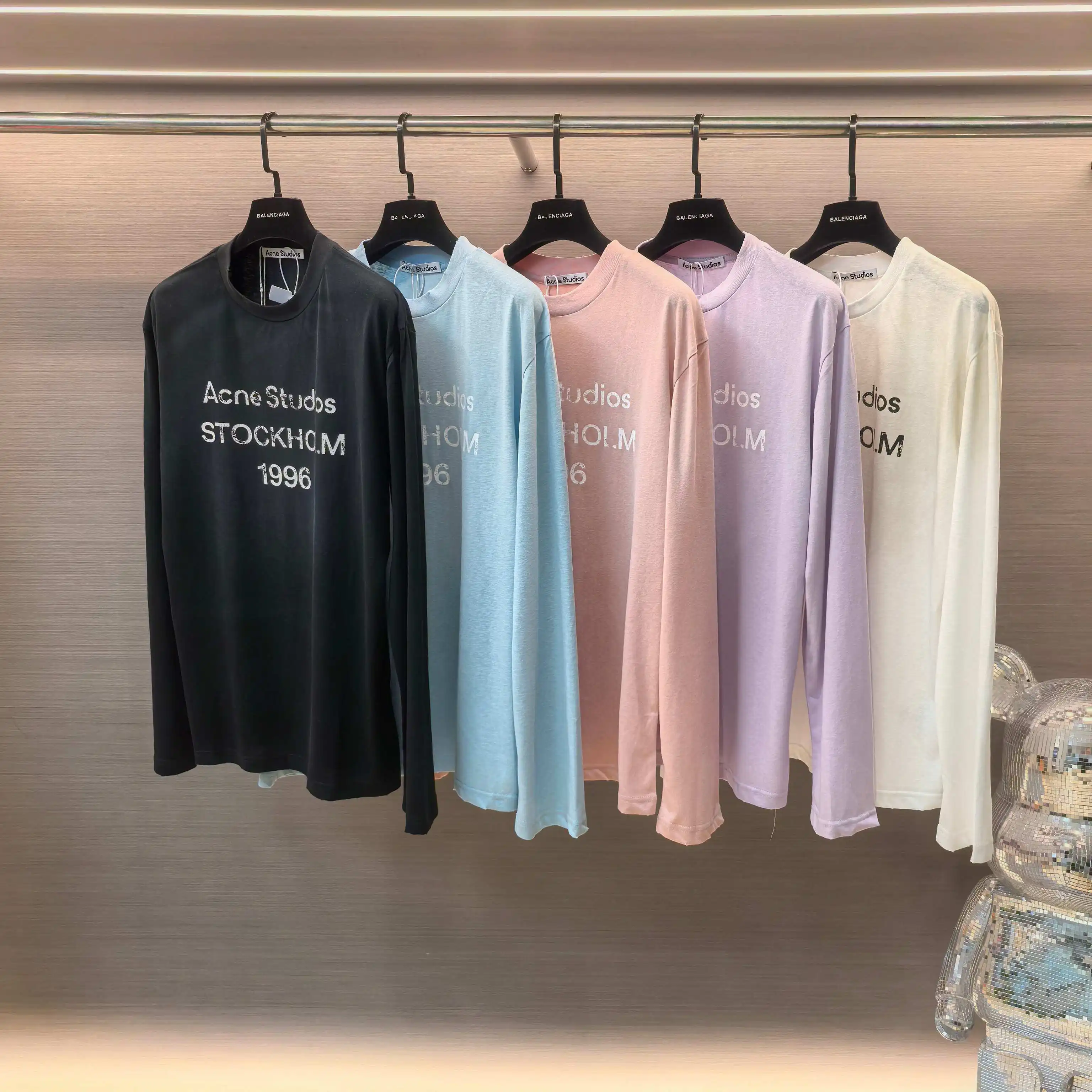 1996 Logo Distressed Long-Sleeve T-Shirt D14022528