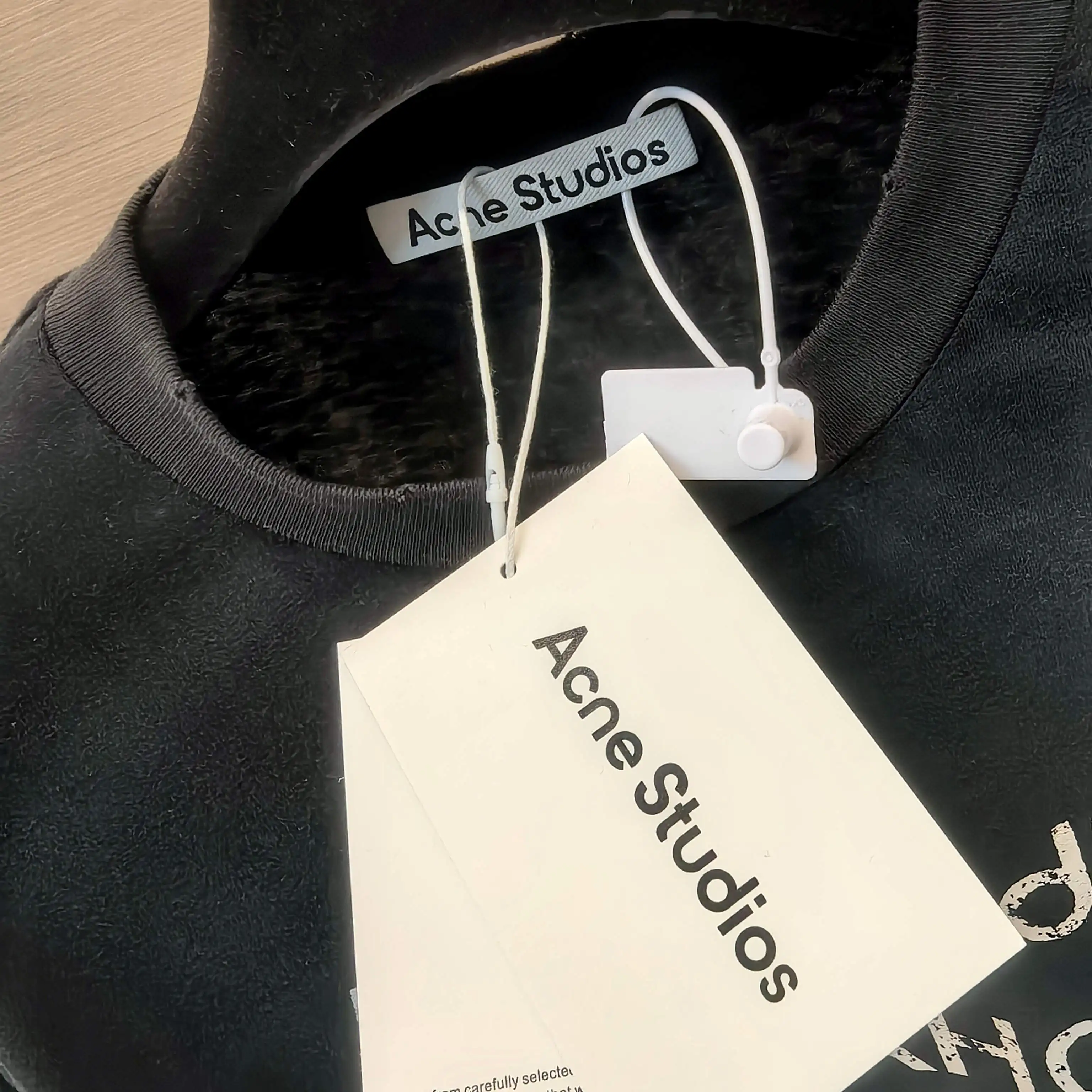 1996 Logo Distressed Long-Sleeve T-Shirt D14022528 — view 6