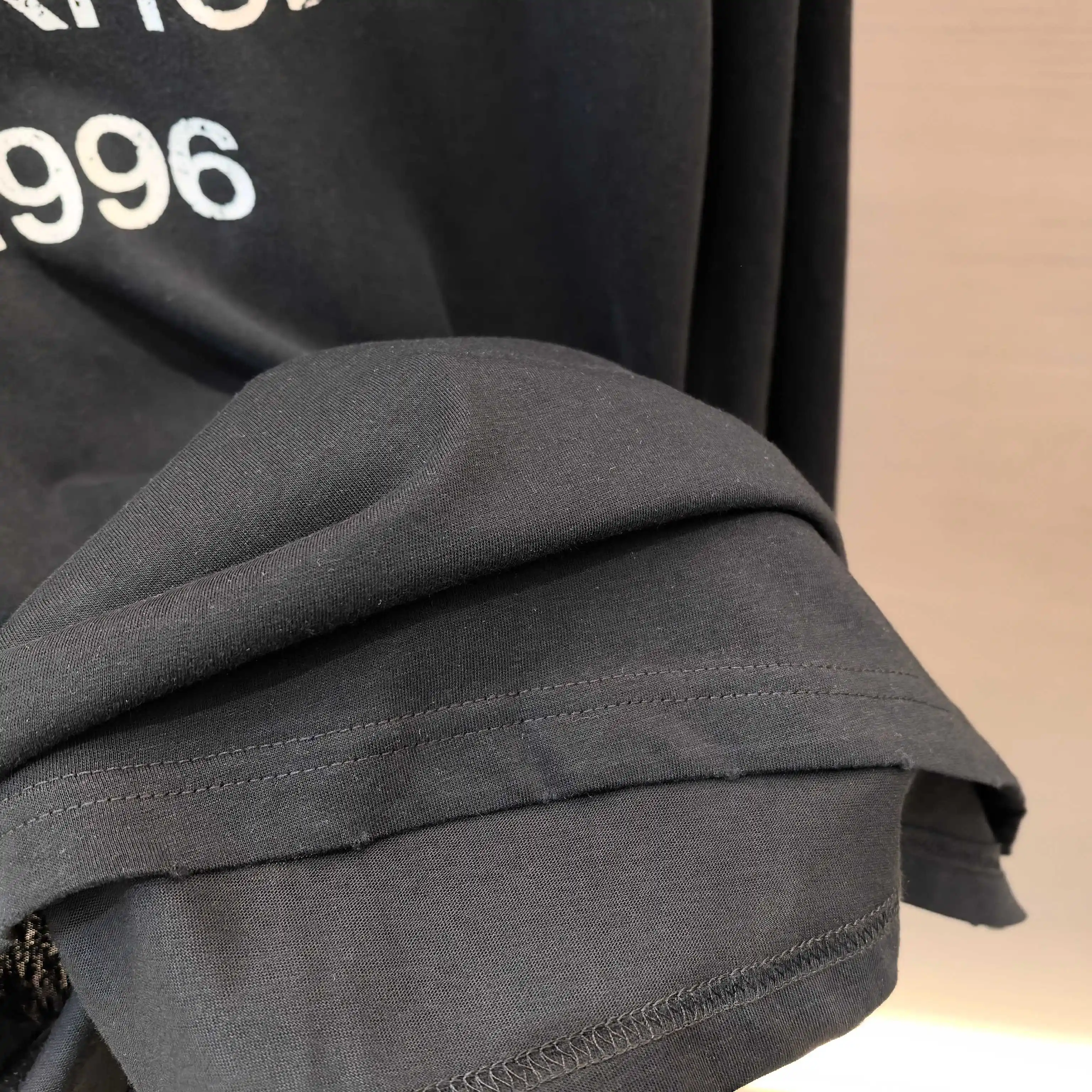 1996 Logo Distressed Long-Sleeve T-Shirt D14022528 — view 7