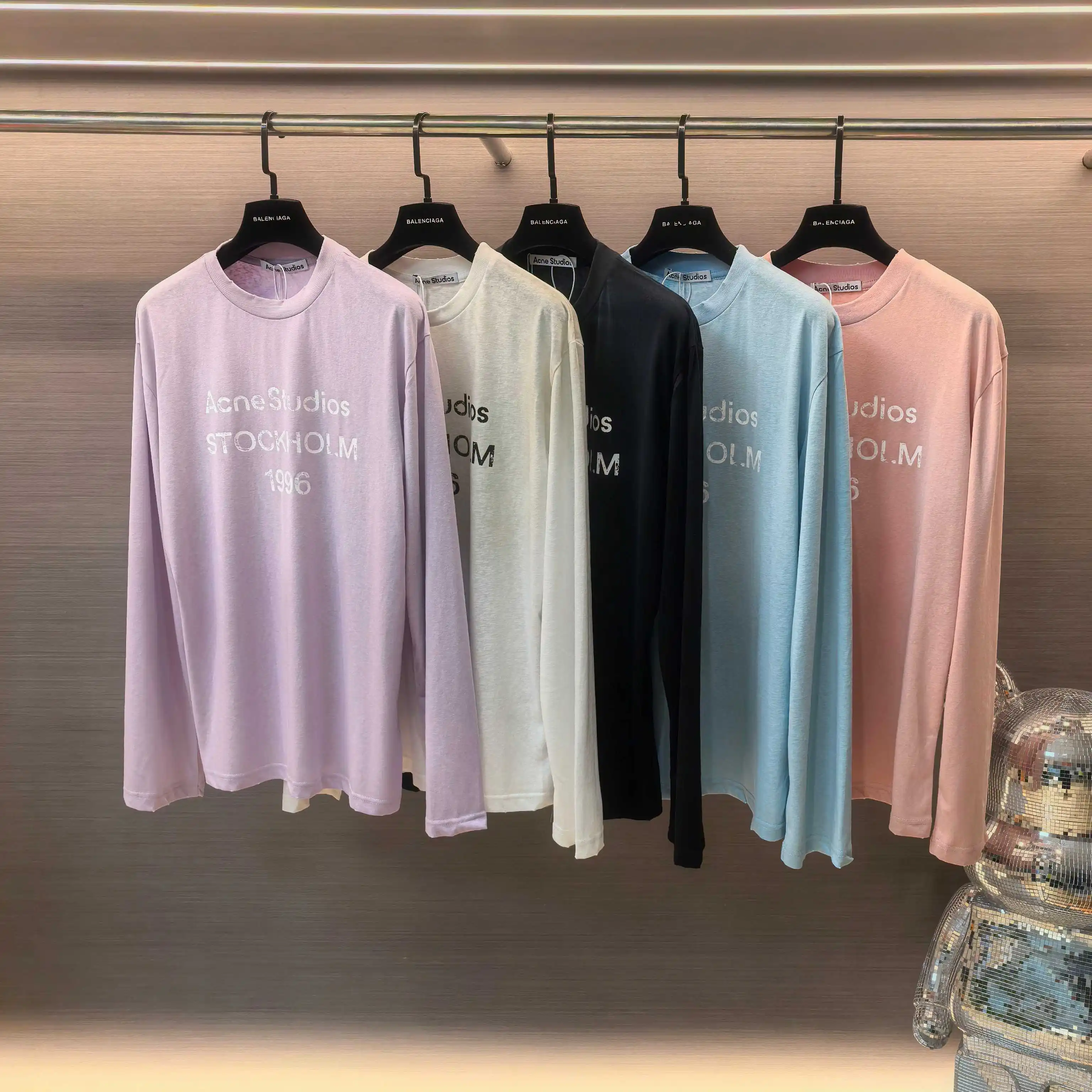 1996 Logo Distressed Long-Sleeve T-Shirt D14022540