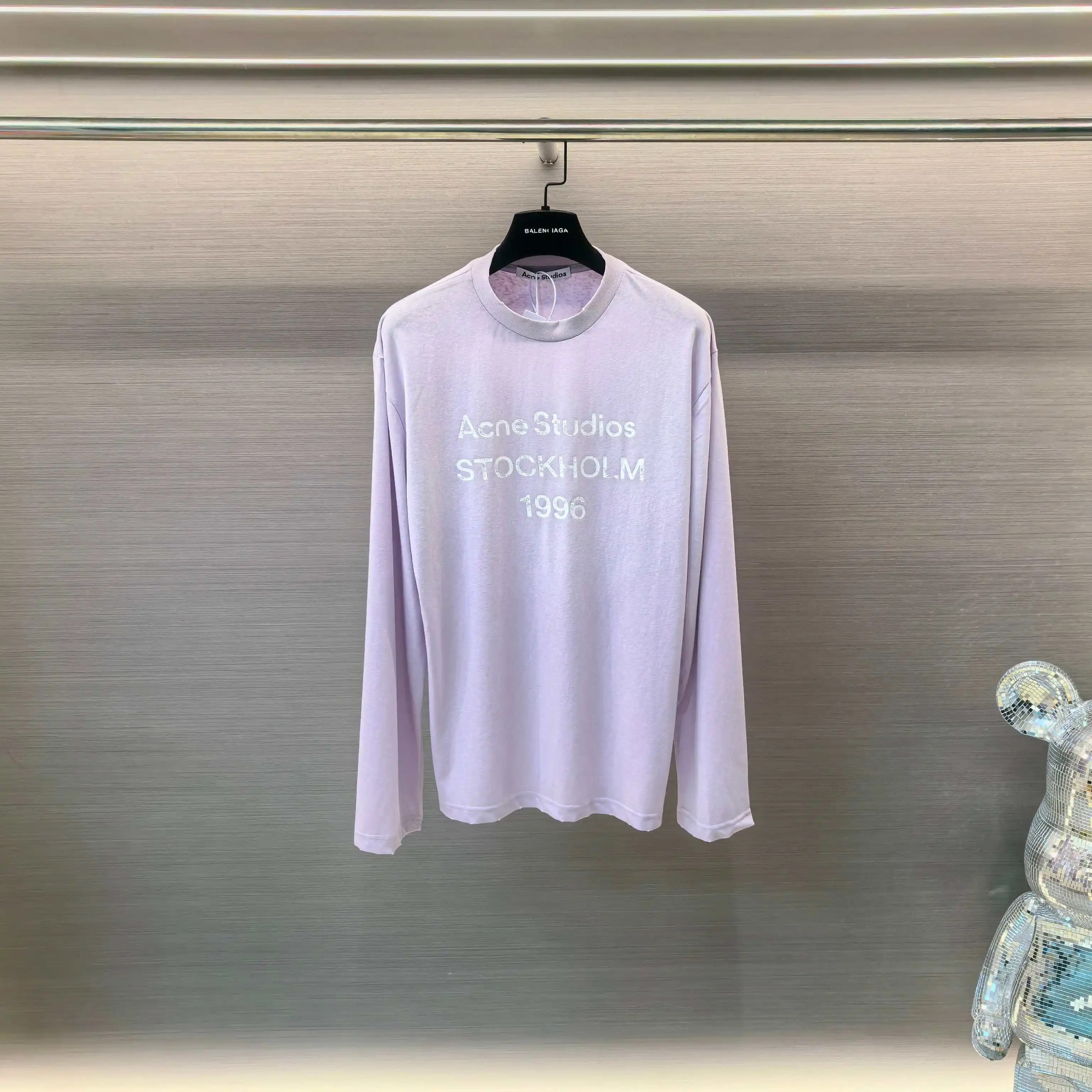 1996 Logo Distressed Long-Sleeve T-Shirt D14022540 — view 2
