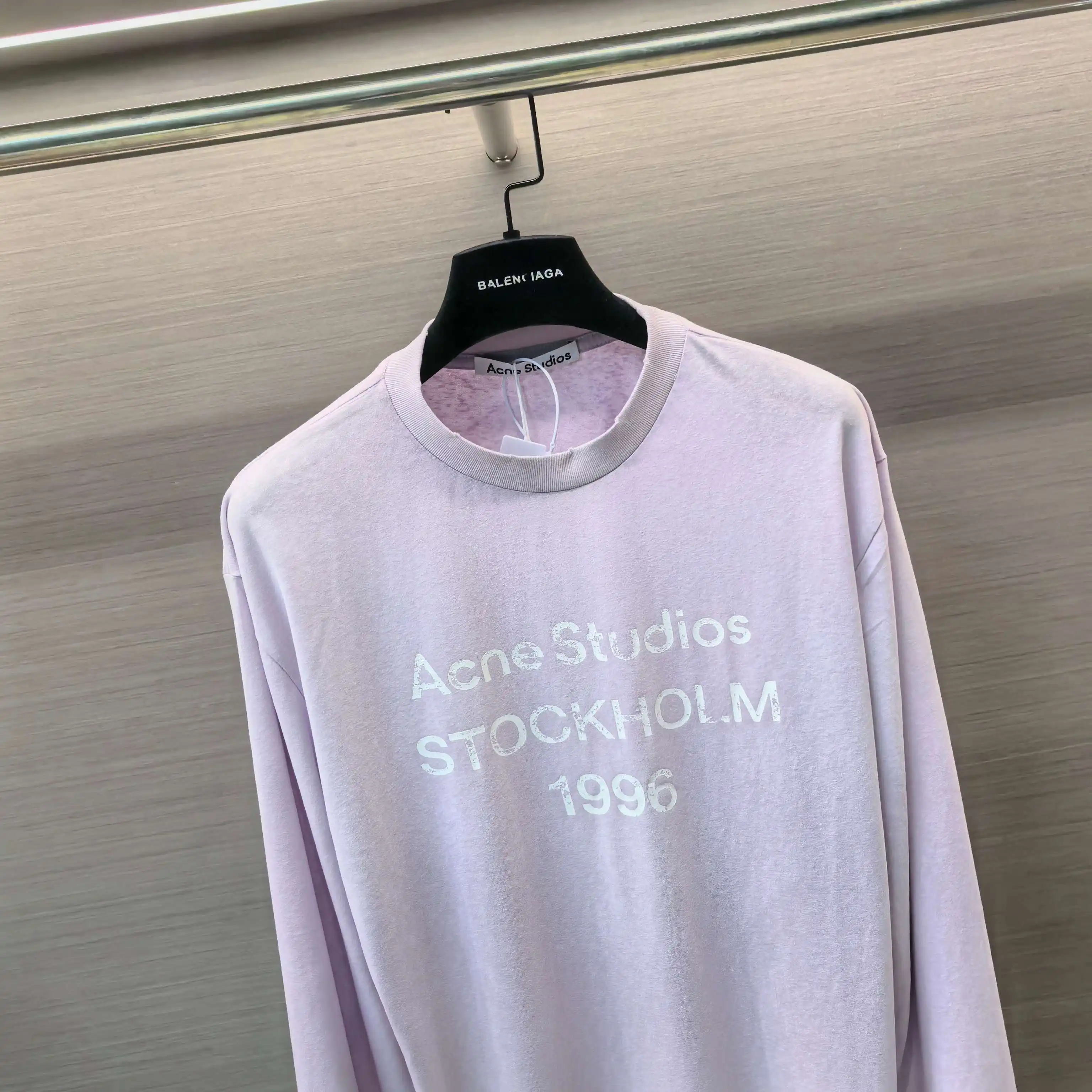 1996 Logo Distressed Long-Sleeve T-Shirt D14022540 — view 4