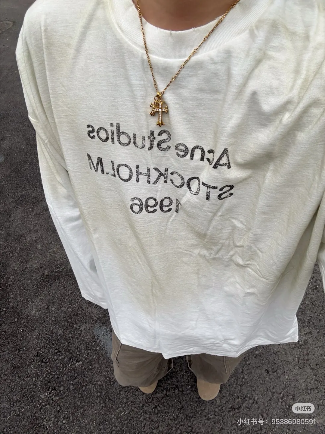1996 Distressed Logo Long-Sleeve T-Shirt D14022537 — view 2