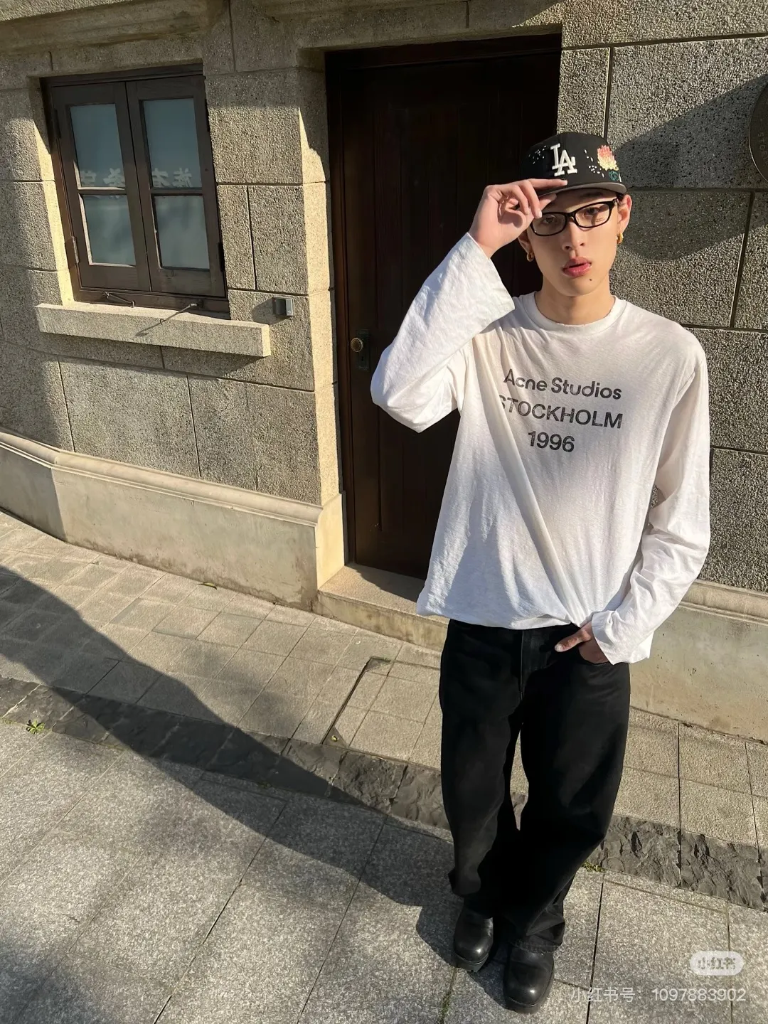 1996 Distressed Logo Long-Sleeve T-Shirt D14022537 — view 5