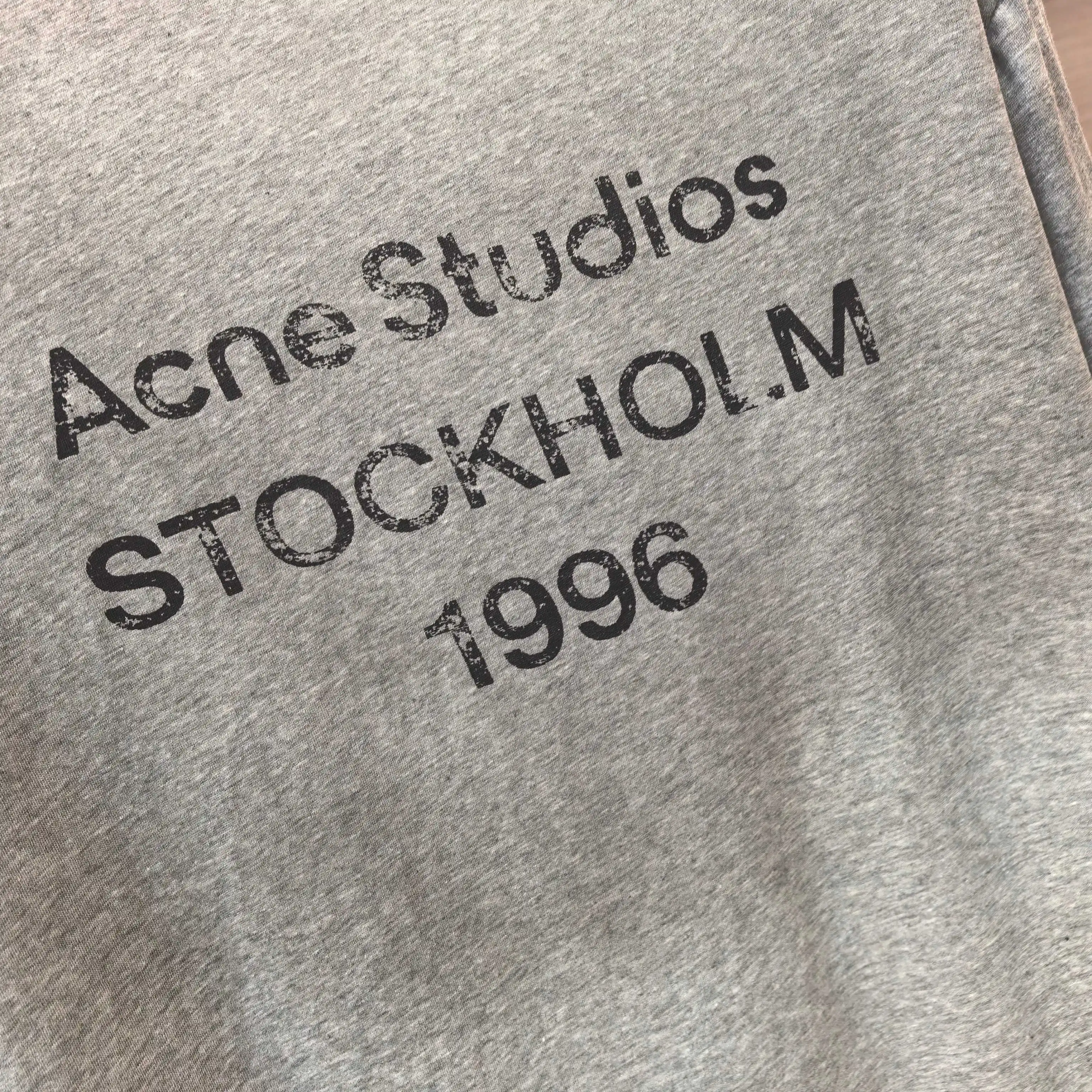 1996 Logo Distressed Long-Sleeve T-Shirt D14022520 — view 5
