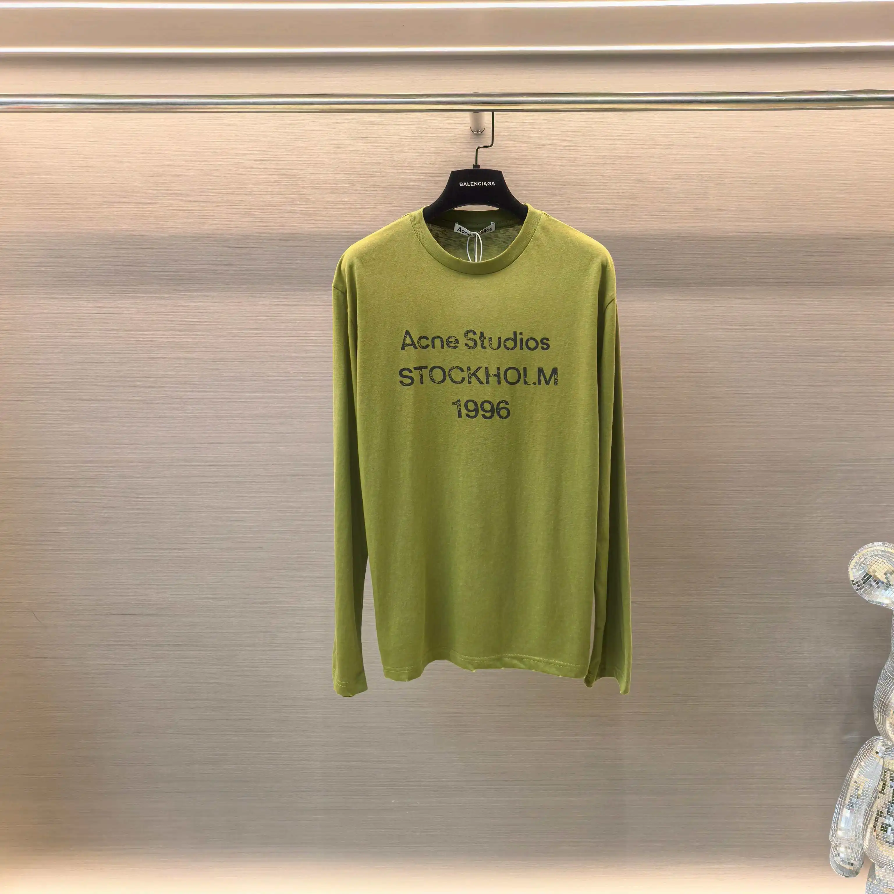 1996 Logo Distressed Long-Sleeve T-Shirt D14022527