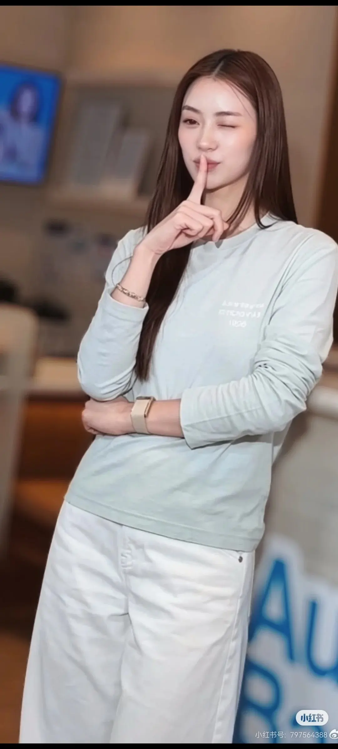Logo-Print Long-Sleeved T-Shirt D14022543 — view 5