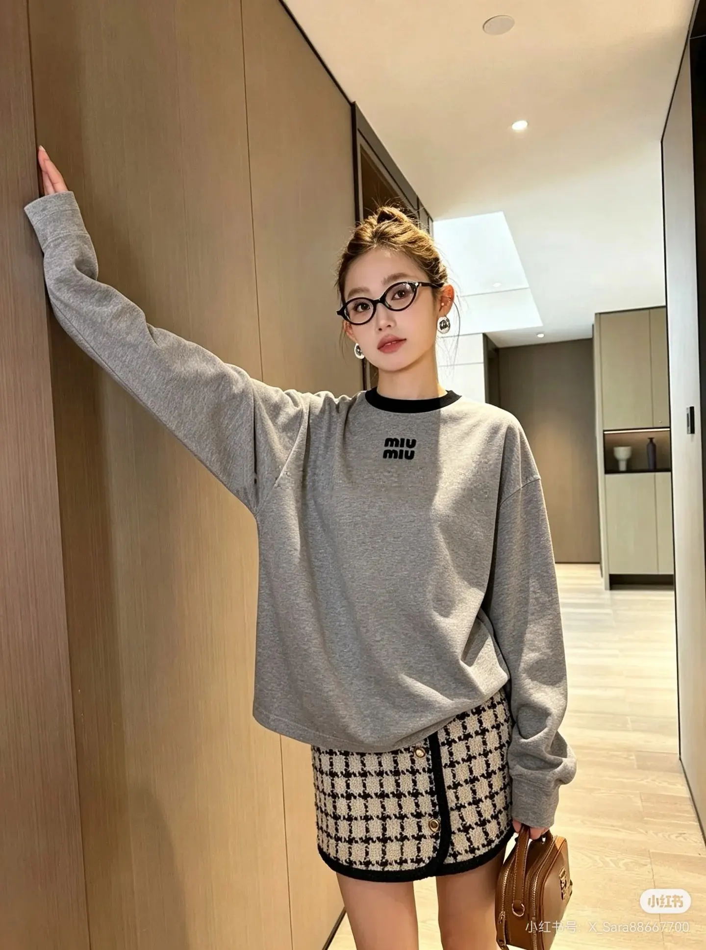 Logo Embroidered Long-Sleeve T-Shirt D14522377 — view 2