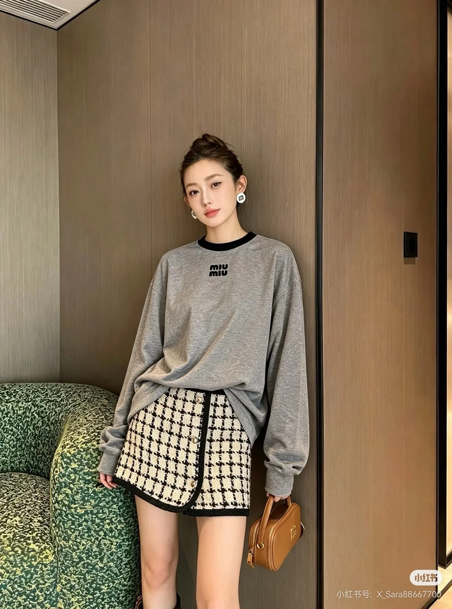 Logo Embroidered Long-Sleeve T-Shirt D14522377 — view 3