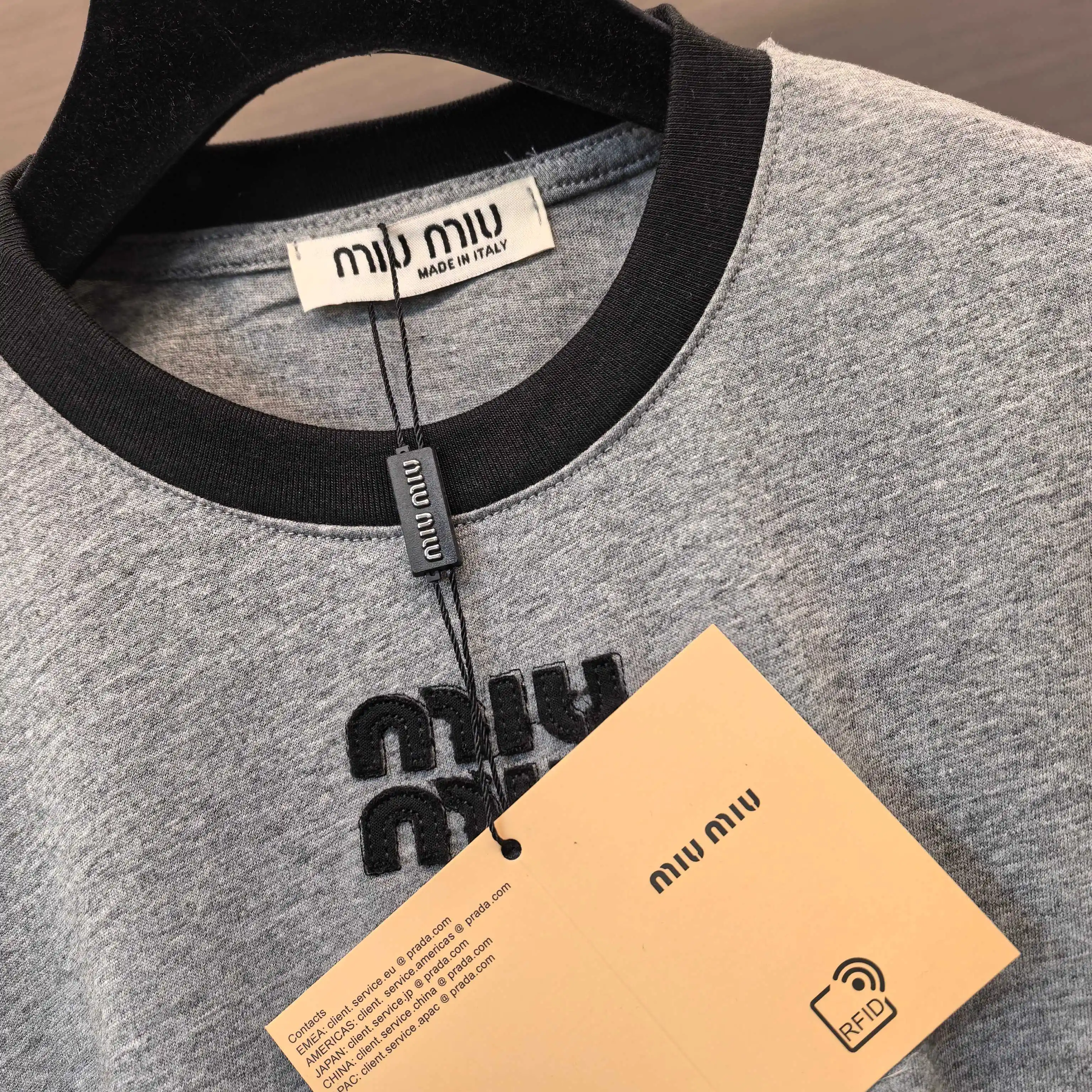Logo Appliqué Long-Sleeve Cotton T-Shirt D14522376 — view 5