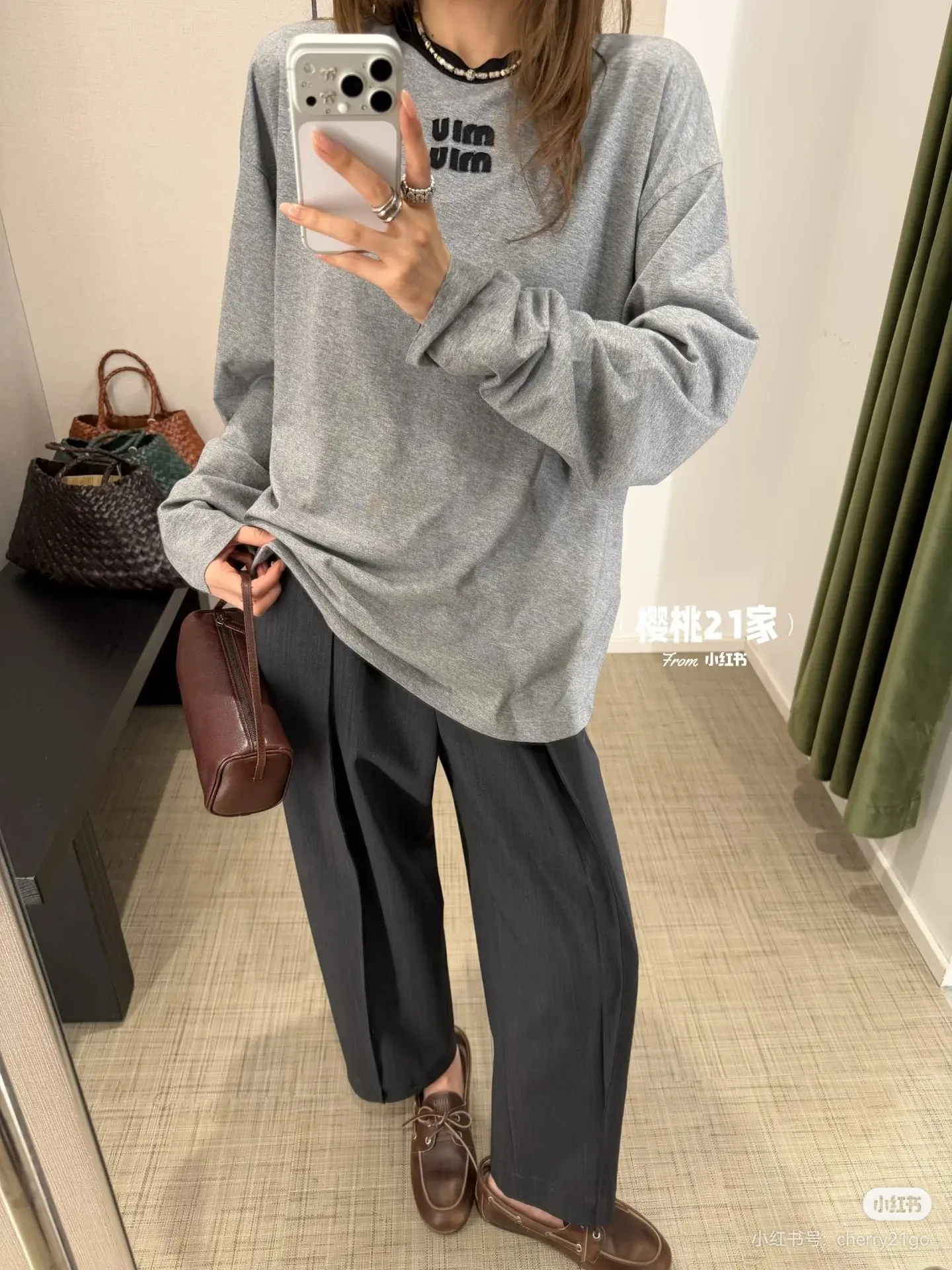 Logo Embroidered Long-Sleeve T-Shirt D14522378 — view 5