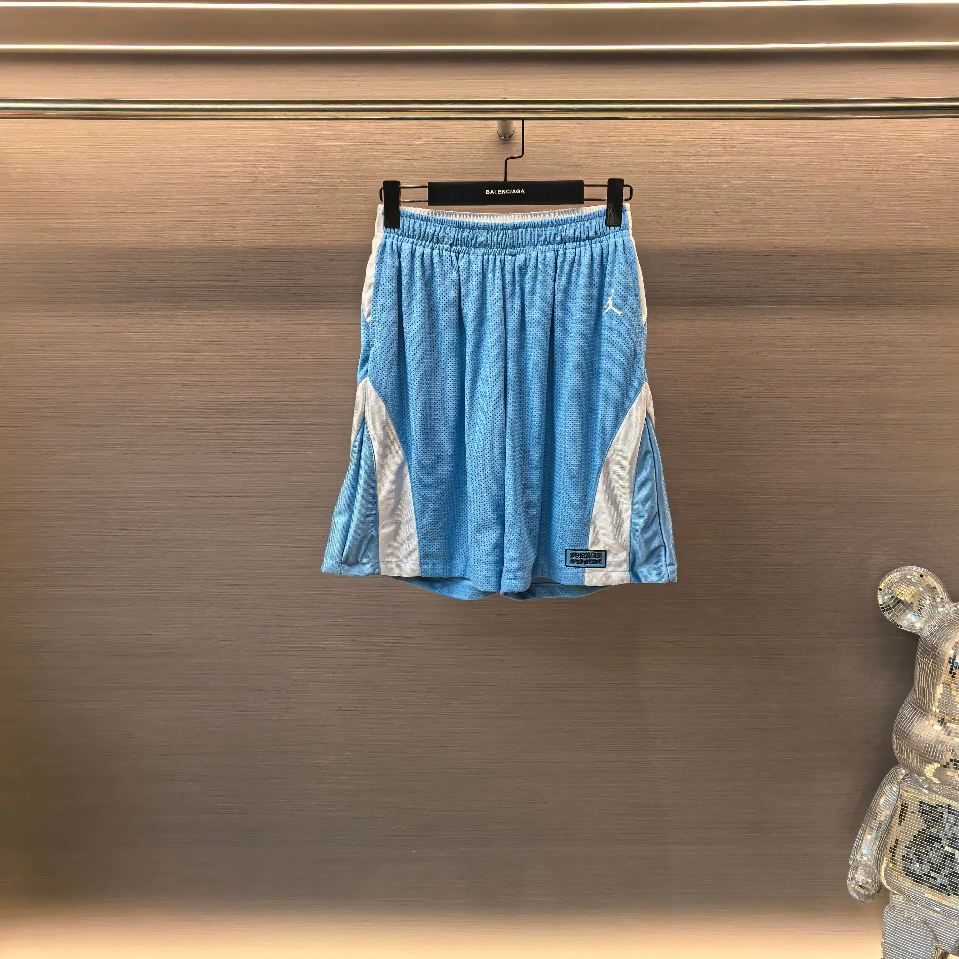 Supreme x Jordan Mesh Football Jersey and Shorts Set D14522322 — view 3