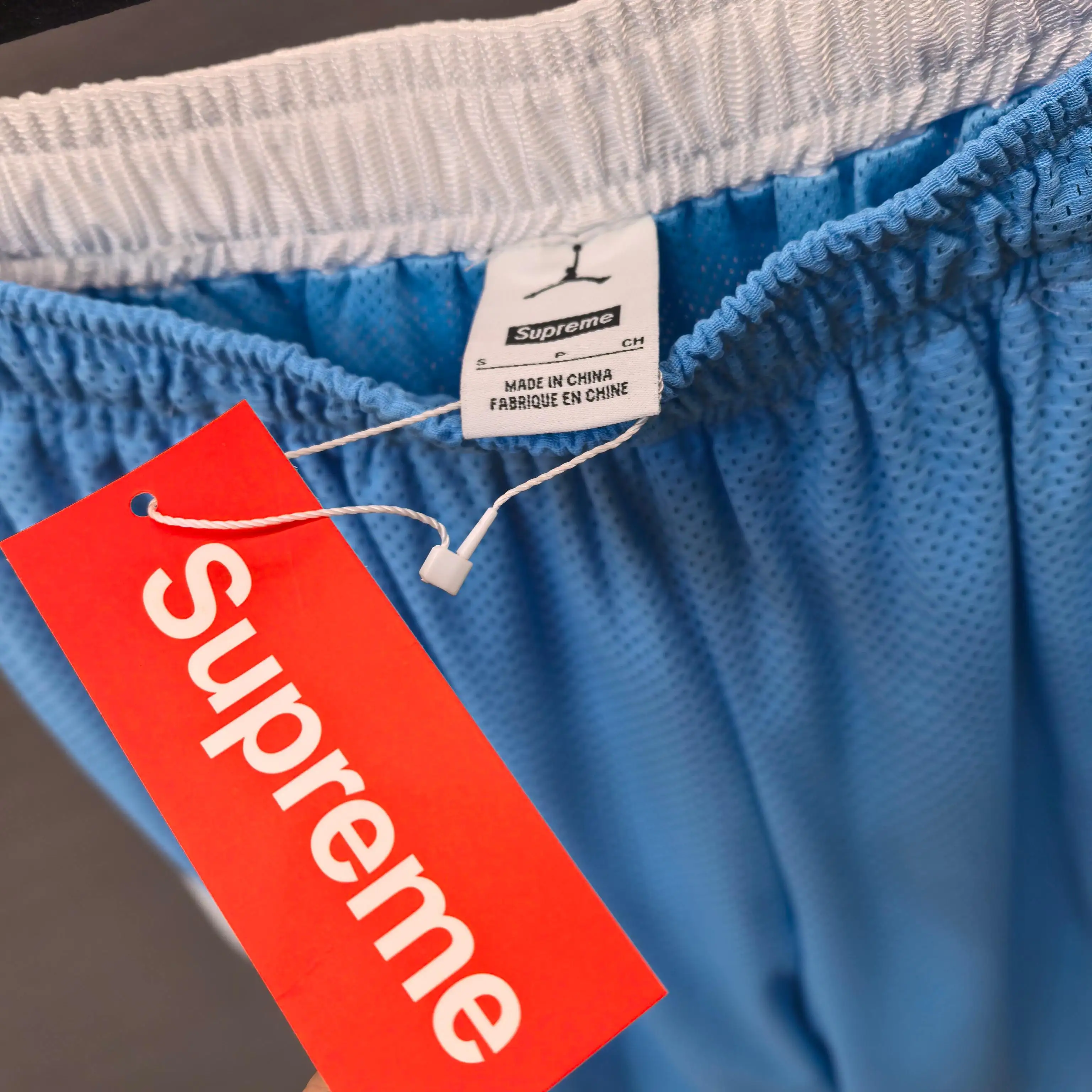 Supreme x Jordan Mesh Football Jersey and Shorts Set D14522322 — view 8