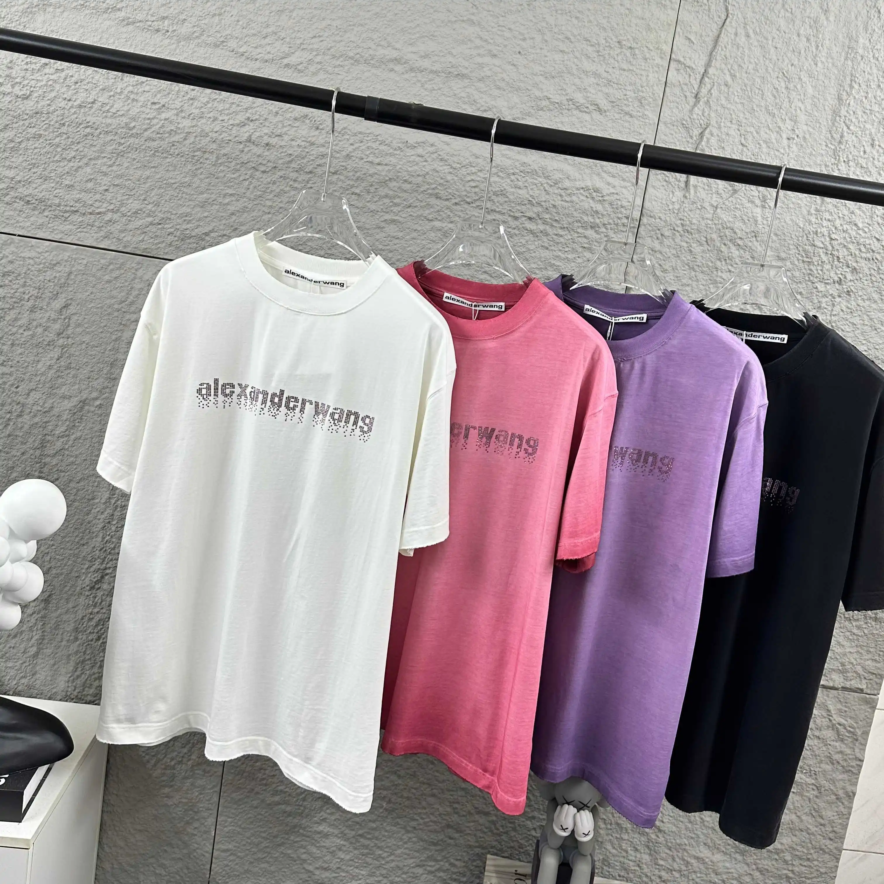 Hot-Fix Logo Distressed Cotton T-Shirt D14512089 — view 10