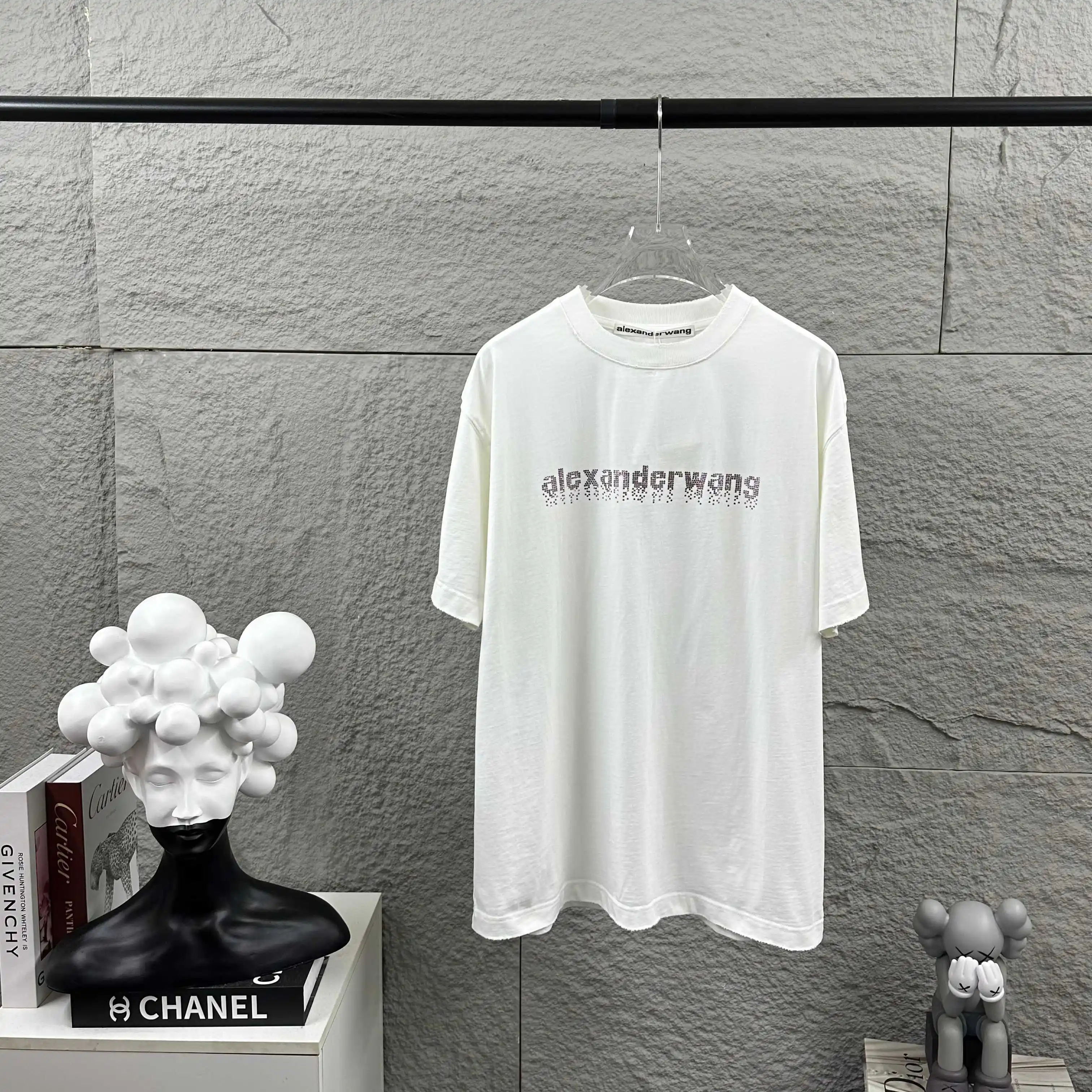 Hotfix Crystal Logo Distressed T-Shirt D14512088