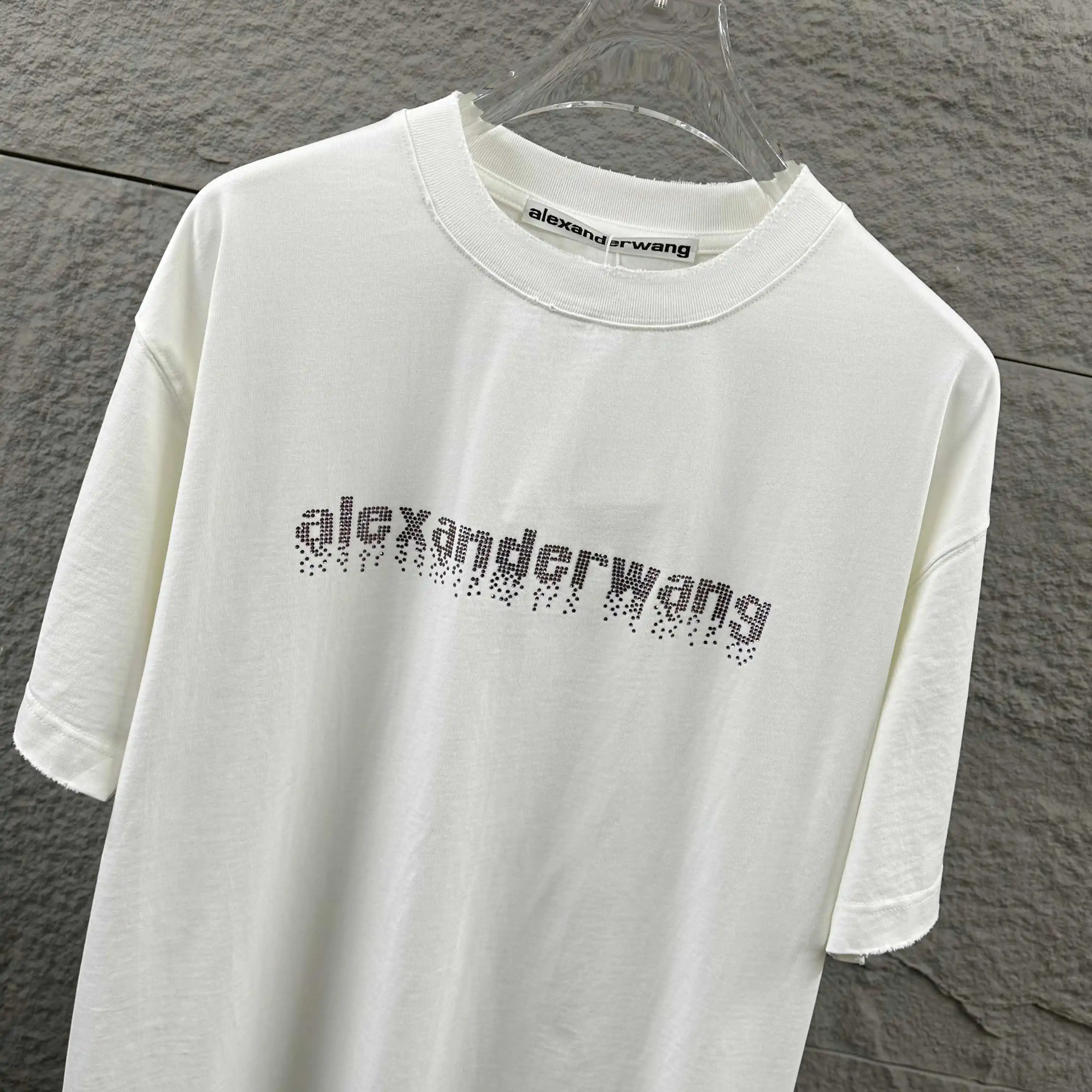 Hotfix Crystal Logo Distressed T-Shirt D14512088 — view 4