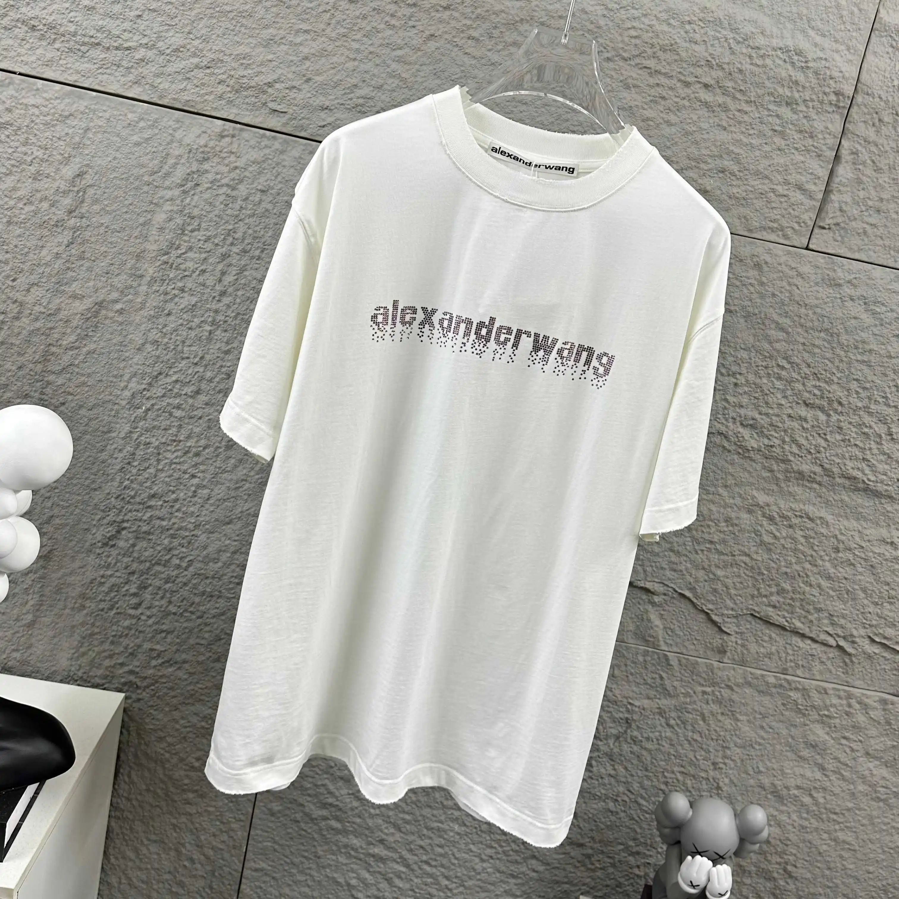 Hotfix Crystal Logo Distressed T-Shirt D14512088 — view 5