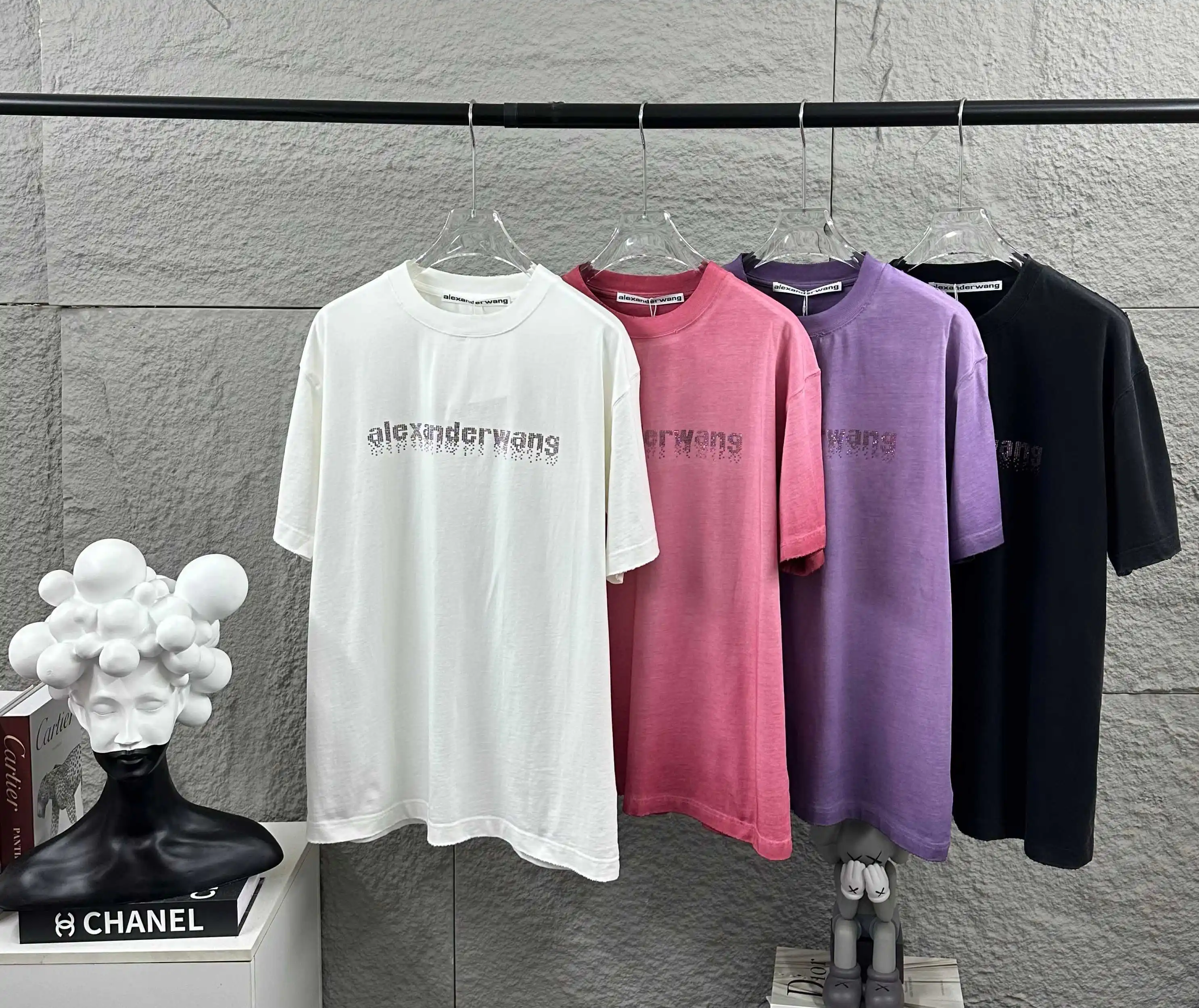 Hotfix Crystal Logo Distressed T-Shirt D14512088 — view 8