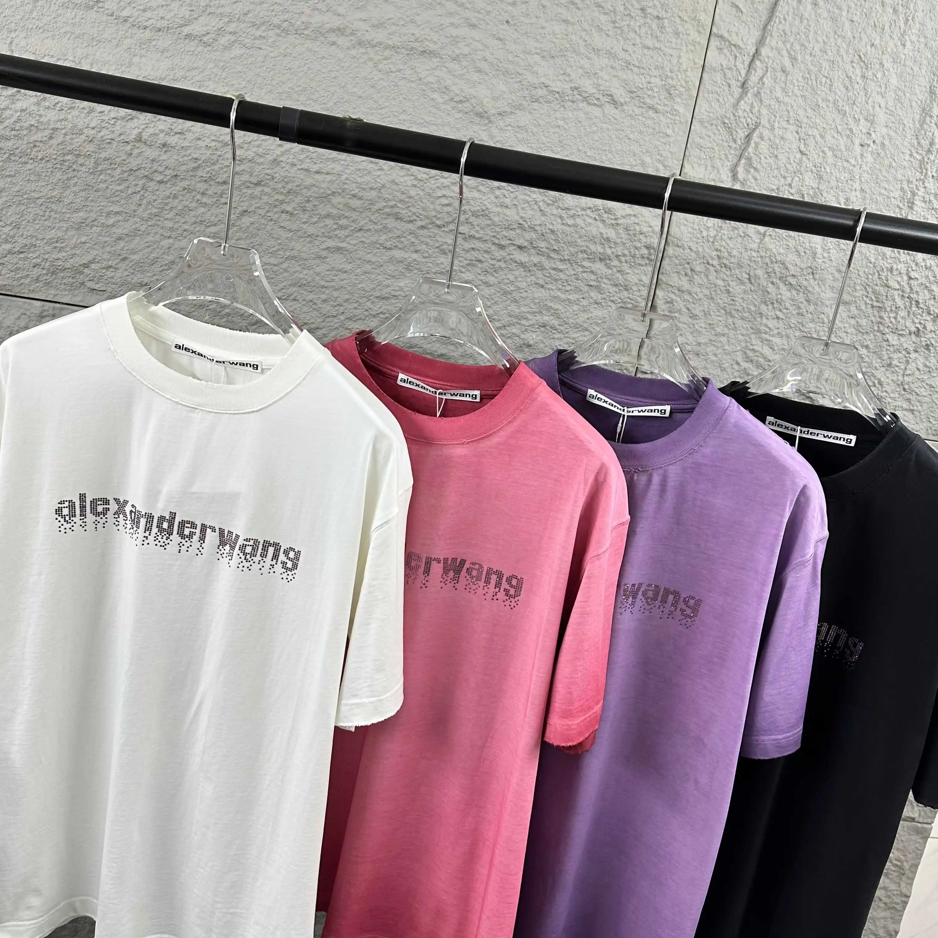 Hotfix Crystal Logo Distressed T-Shirt D14512088 — view 9