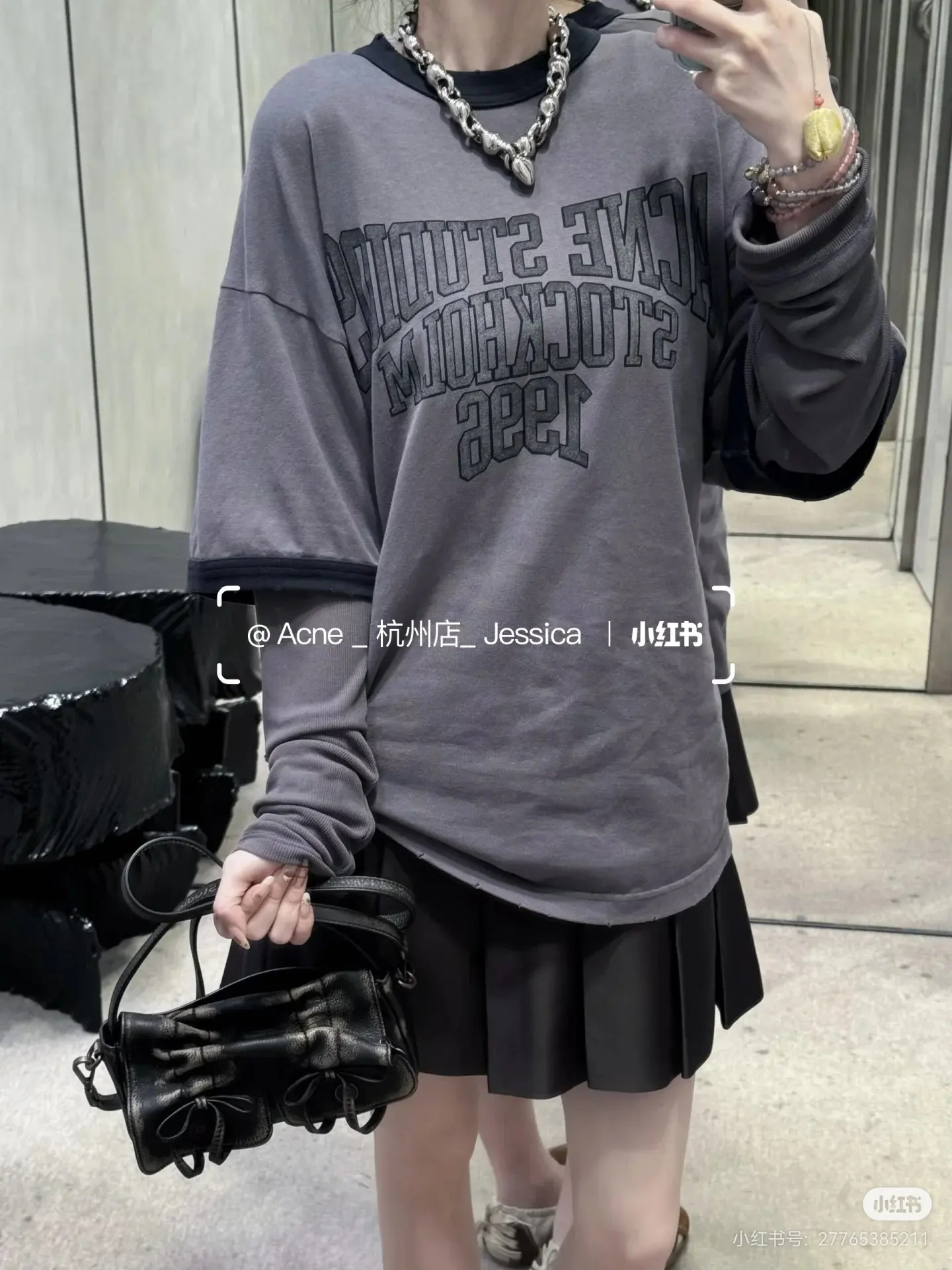 Layered Long-Sleeve Graphic T-Shirt D15022449 — view 4