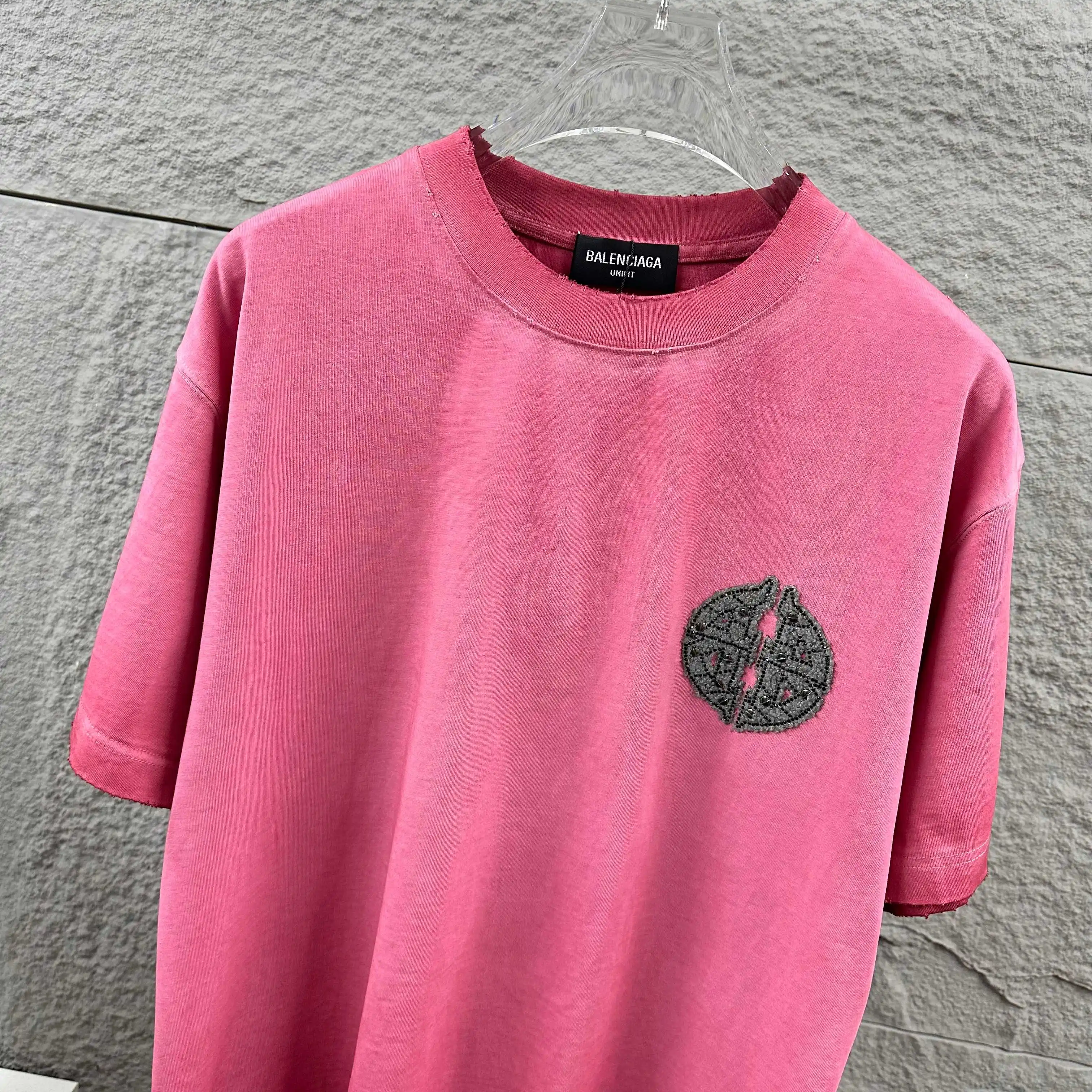 Distressed Rhinestone Logo Cotton T-Shirt D15012071 — view 7