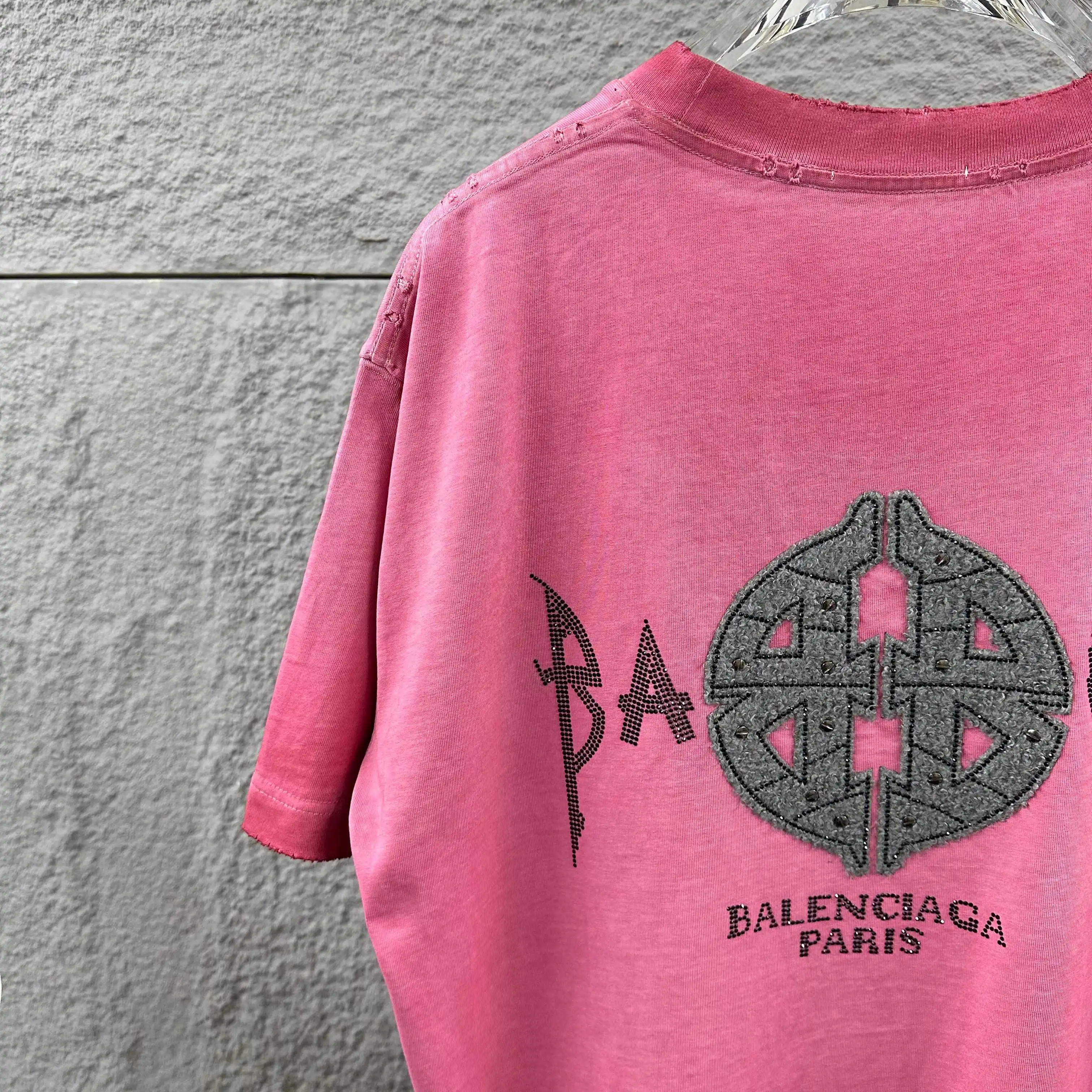 Distressed Rhinestone Logo Cotton T-Shirt D15012071 — view 9