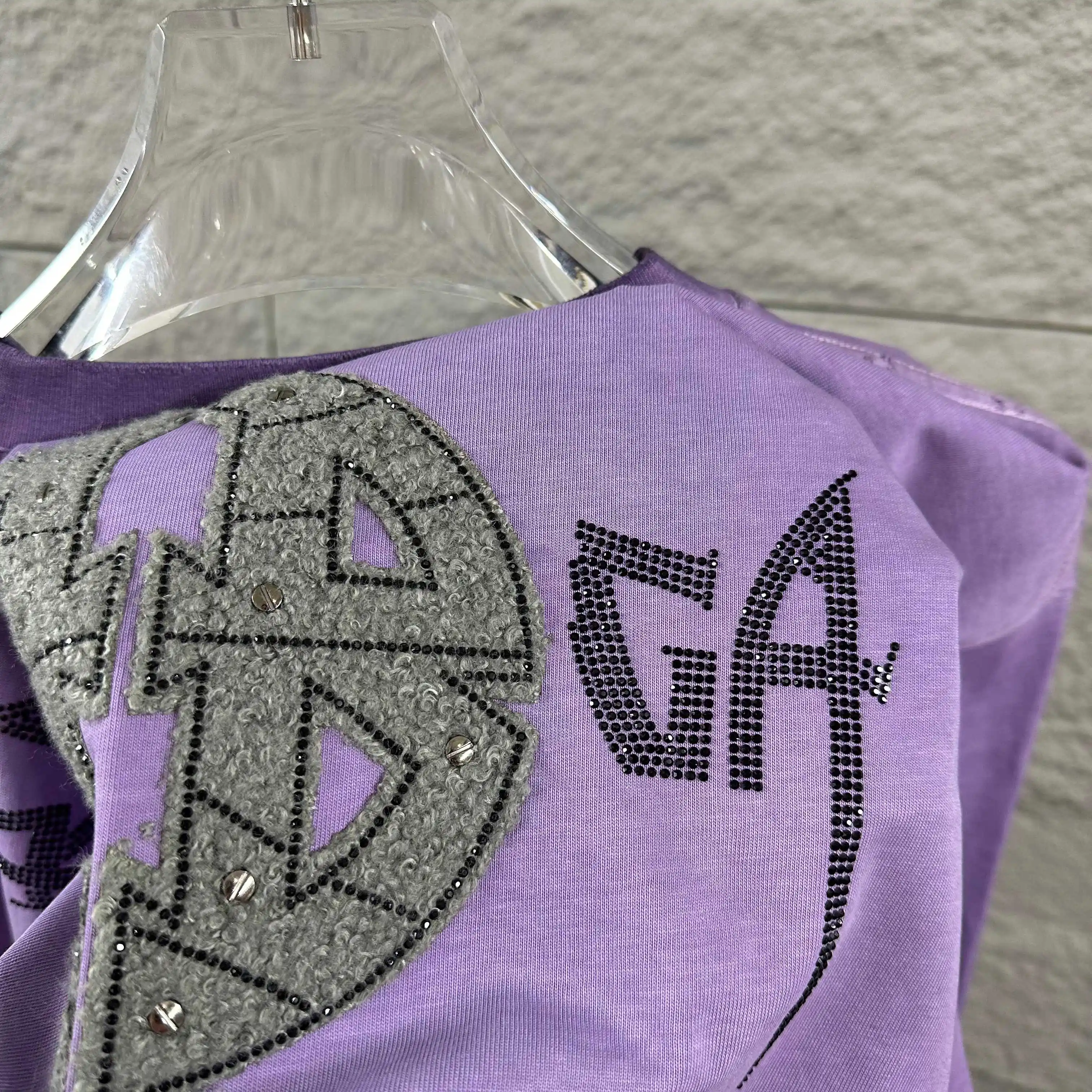 Distressed Rhinestone Logo Cotton T-Shirt D15012072 — view 6
