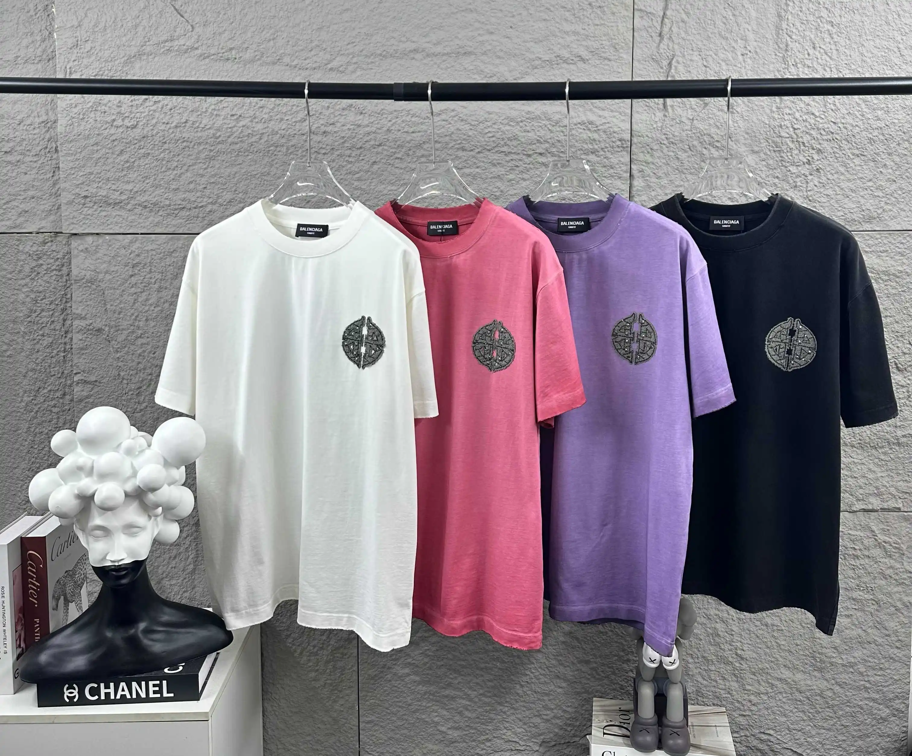 Distressed Rhinestone Logo Cotton T-Shirt D15012069 — view 8