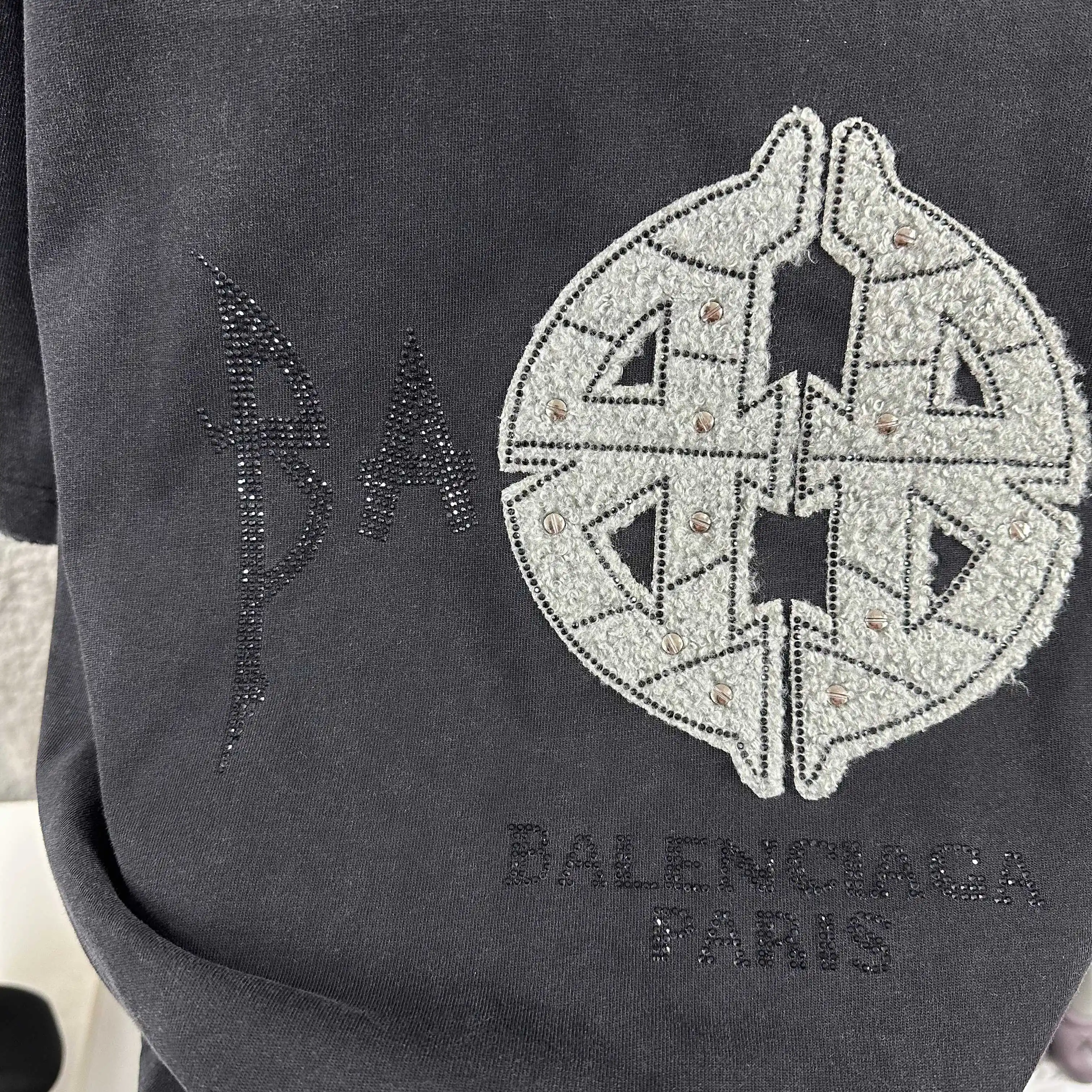 Distressed Rhinestone Logo Cotton T-Shirt D15012070 — view 6