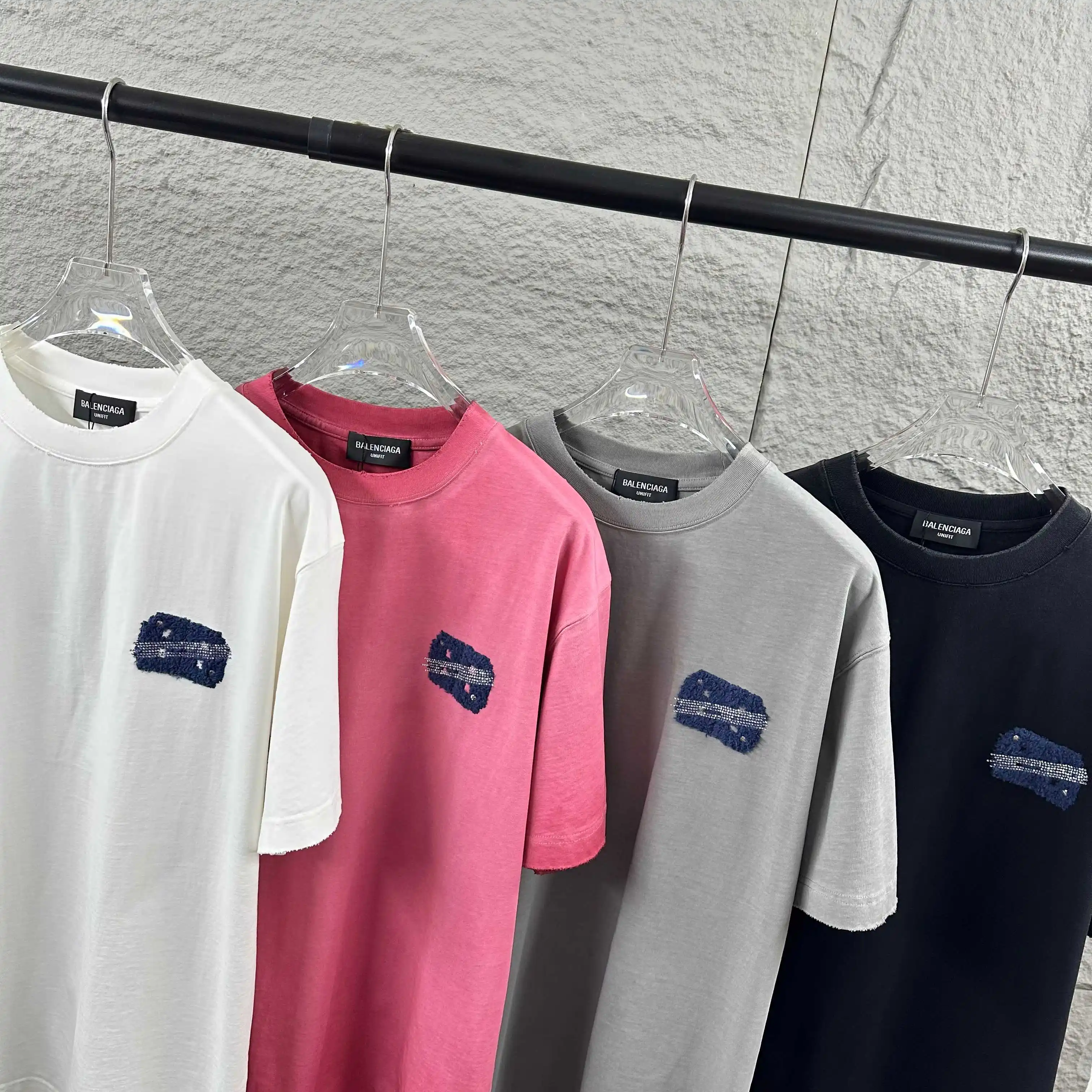 Distressed Logo Appliqué Cotton T-Shirt D15012067 — view 8
