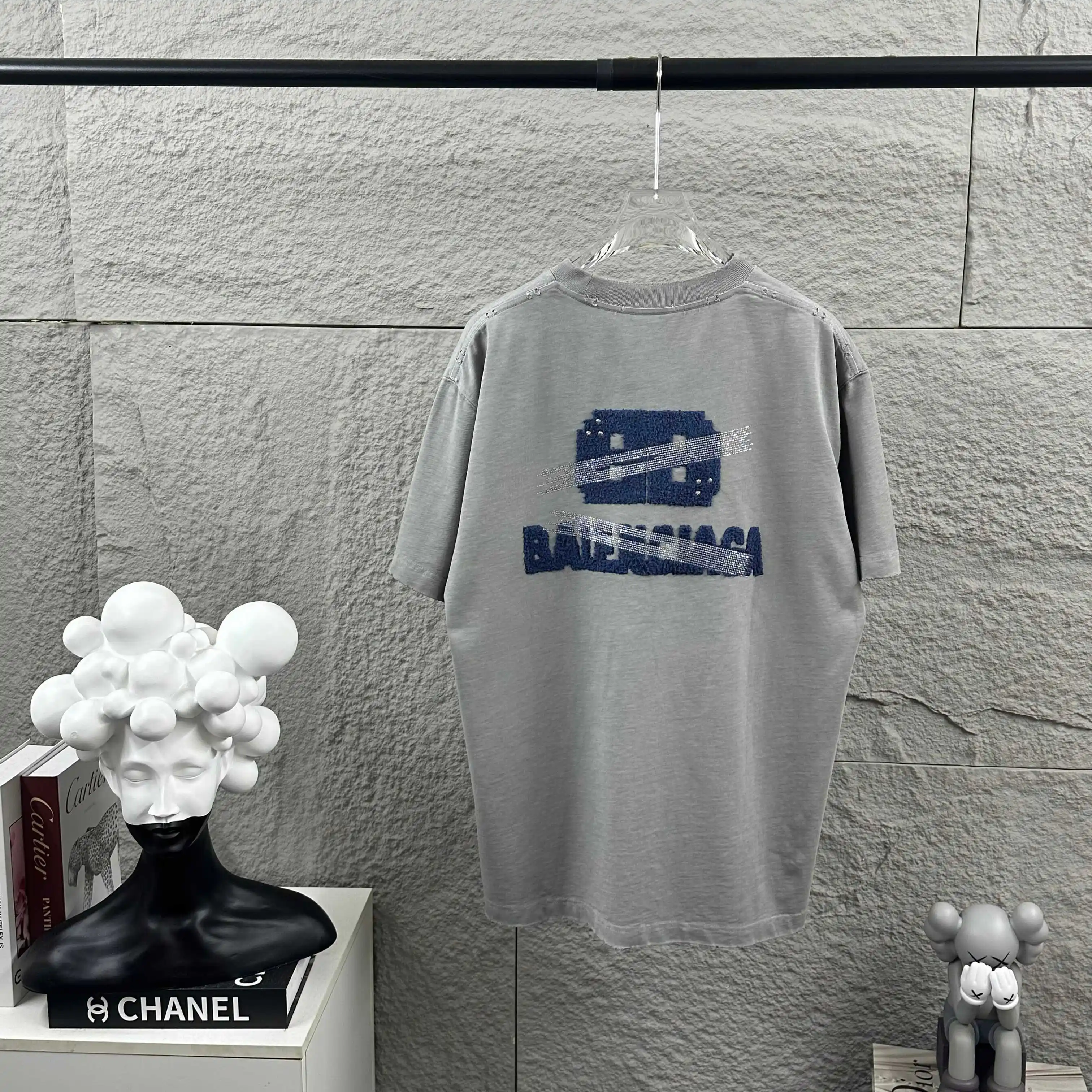 Distressed Logo Appliqué Cotton T-Shirt D15012068