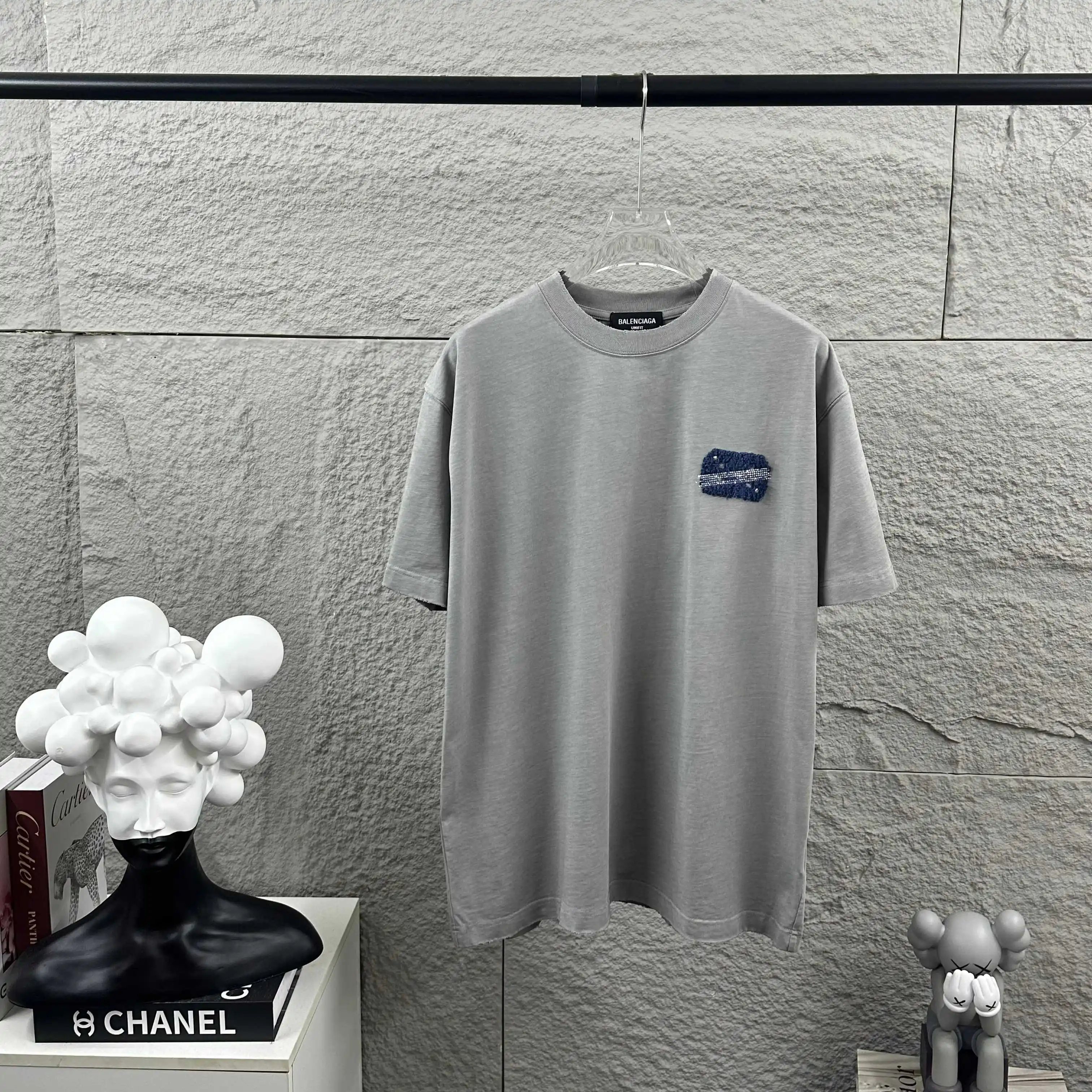 Distressed Logo Appliqué Cotton T-Shirt D15012068 — view 2