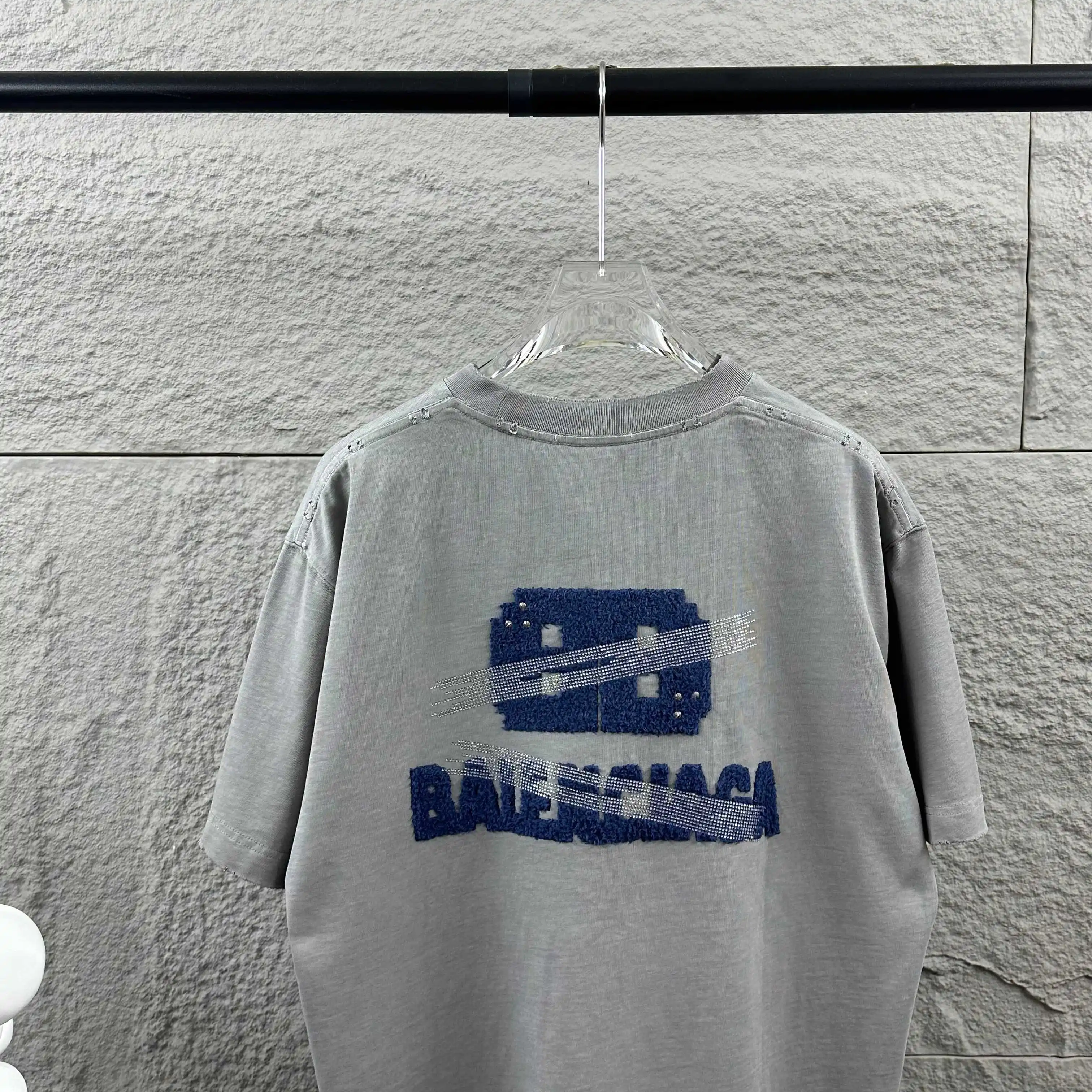 Distressed Logo Appliqué Cotton T-Shirt D15012068 — view 8